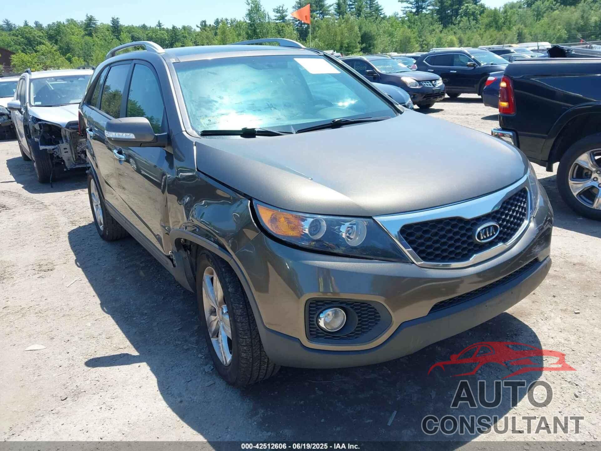 KIA SORENTO 2013 - 5XYKUDA24DG353751