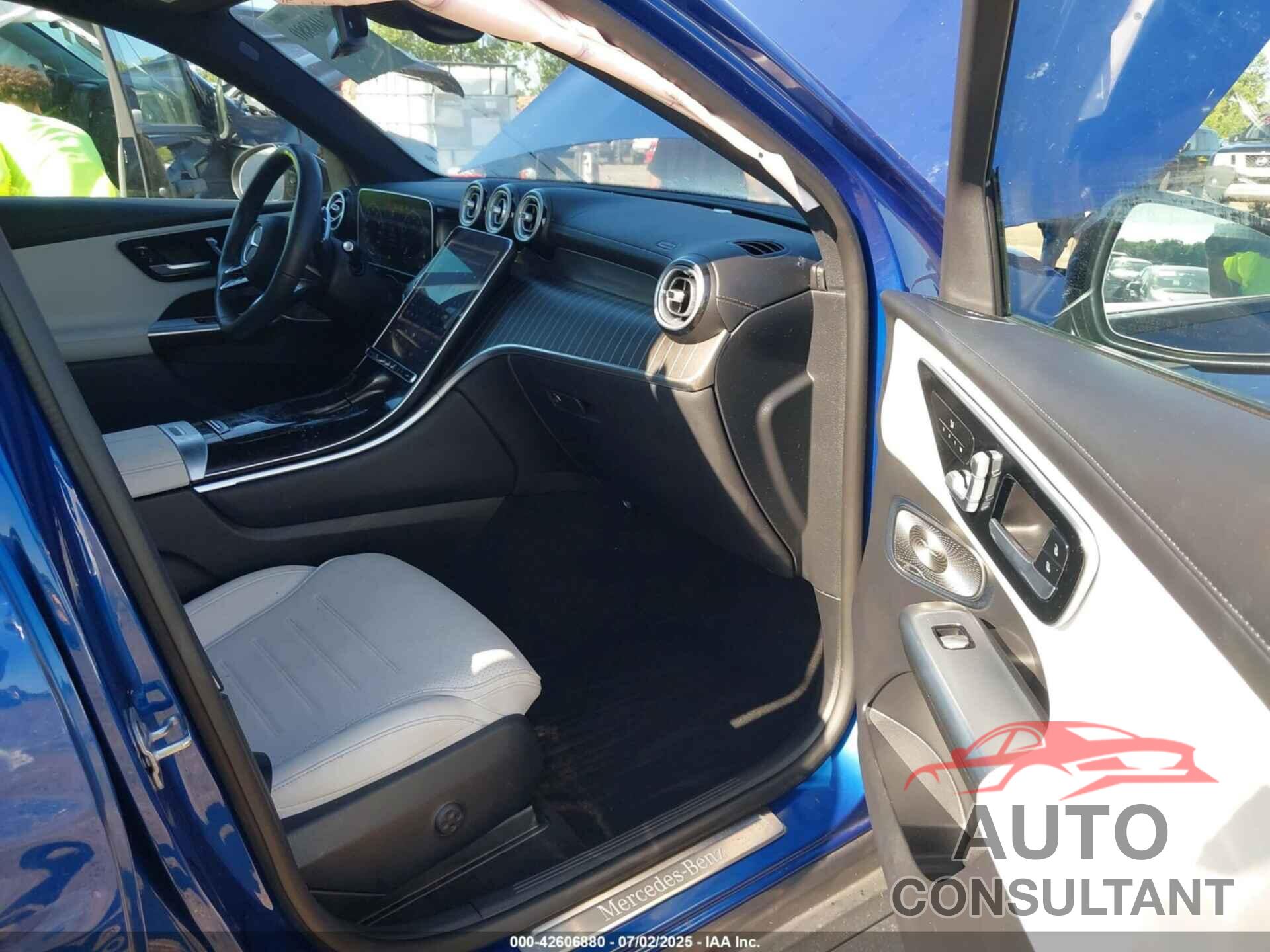 MERCEDES-BENZ GLC 300 2023 - W1NKM4HB9PU015635