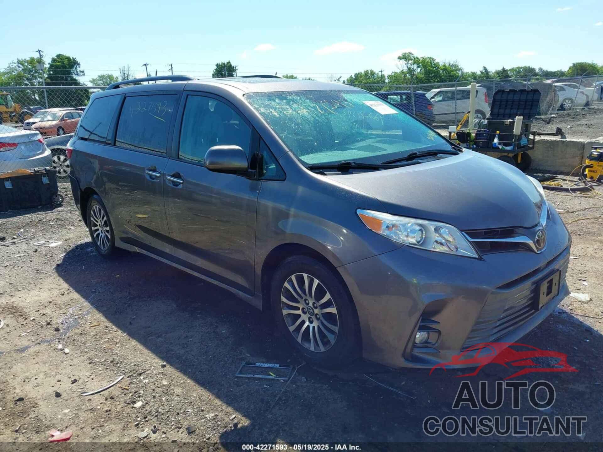 TOYOTA SIENNA 2018 - 5TDYZ3DC9JS921680