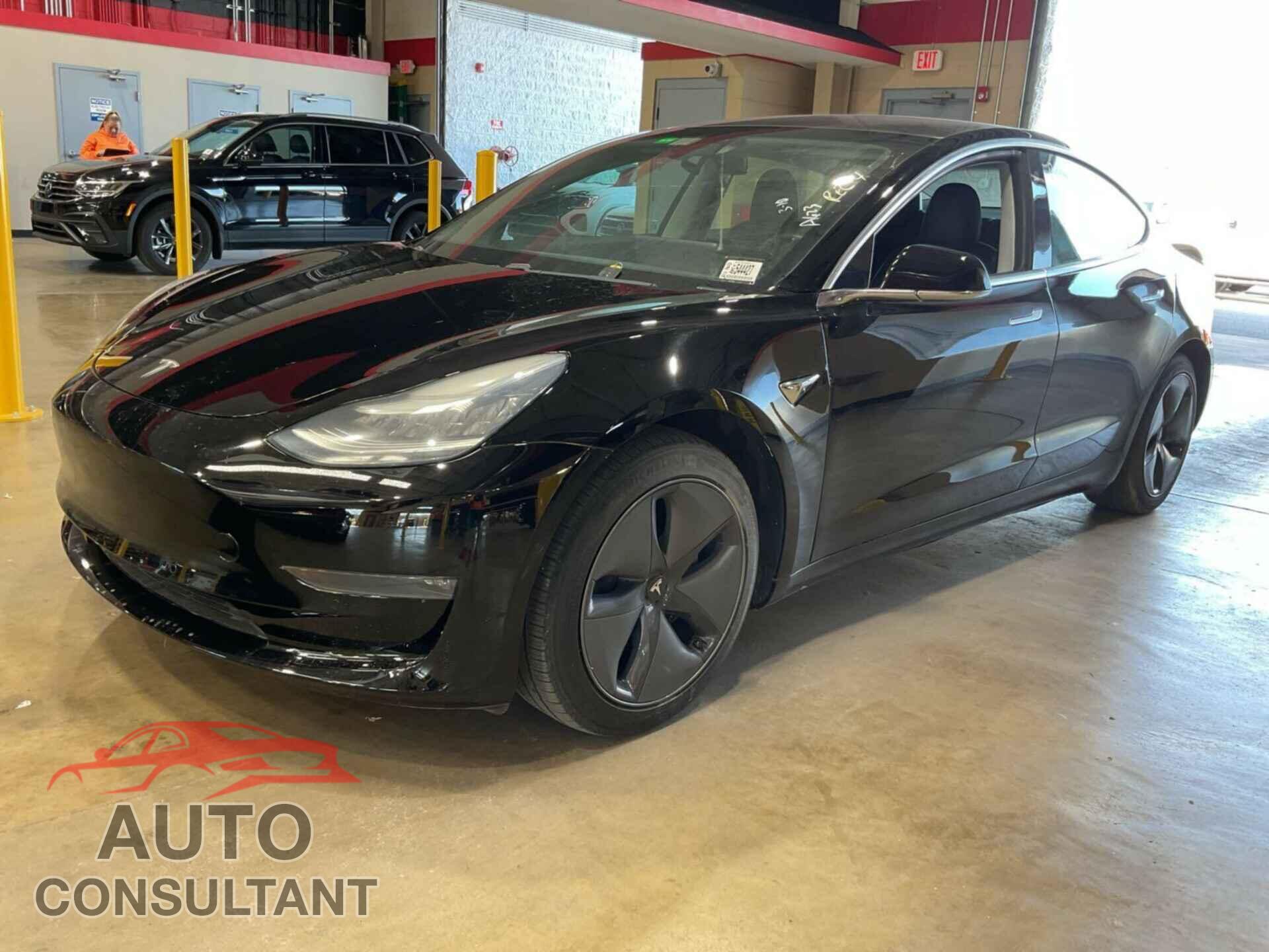 TESLA MODEL 3 2019 - 5YJ3E1EB7KF199048