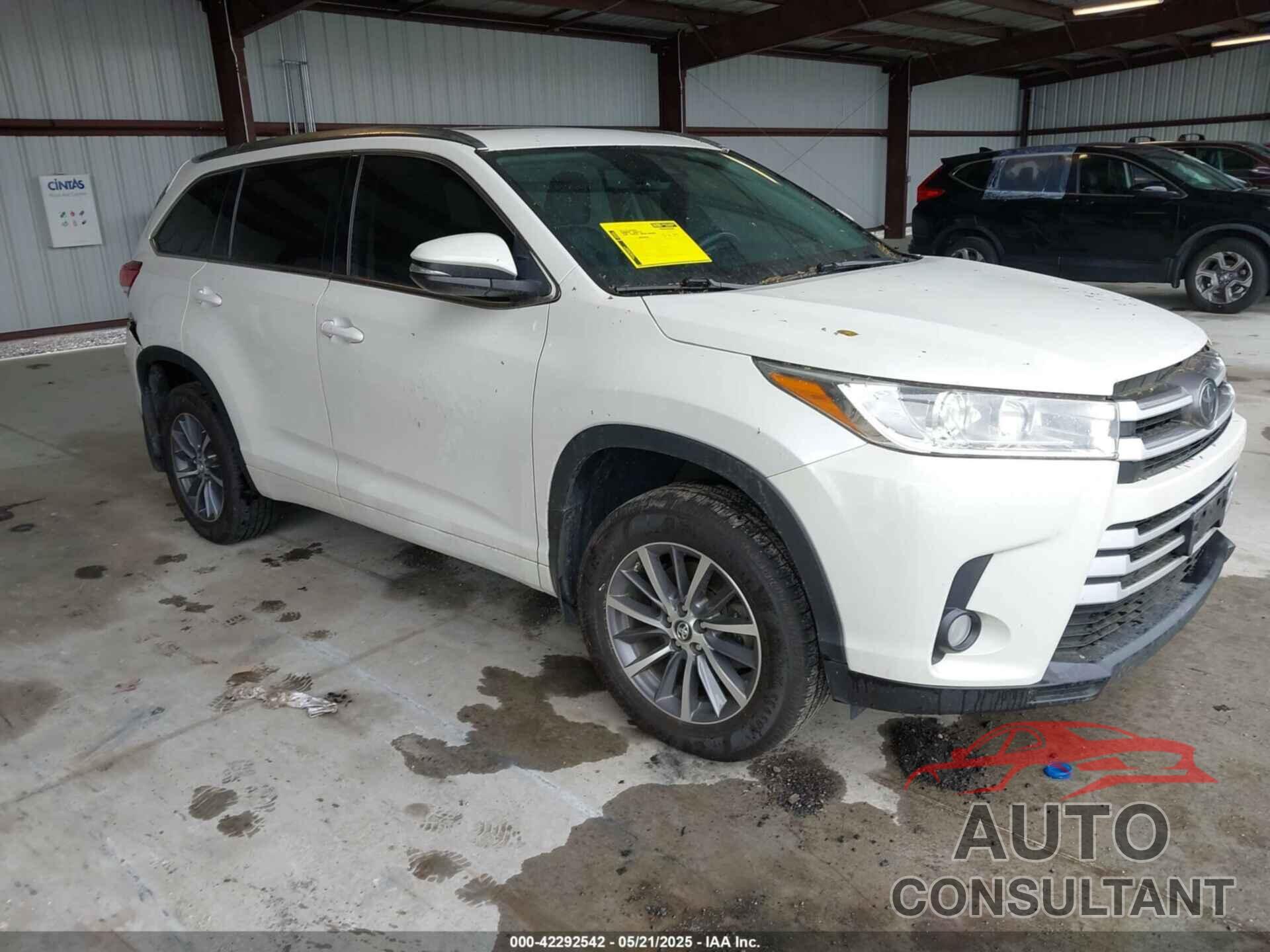 TOYOTA HIGHLANDER 2018 - 5TDJZRFH9JS902303