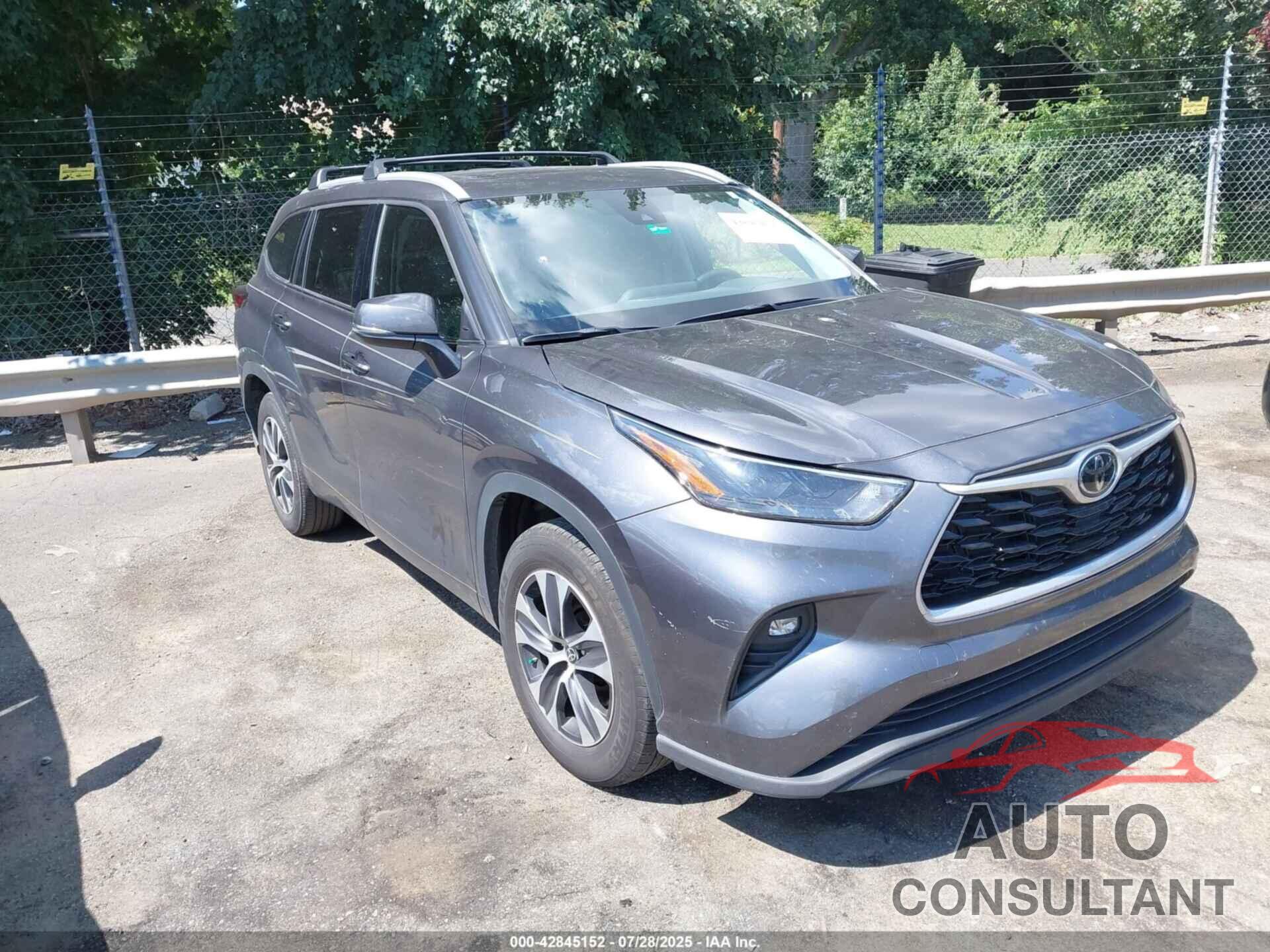 TOYOTA HIGHLANDER 2022 - 5TDGZRAH6NS109872