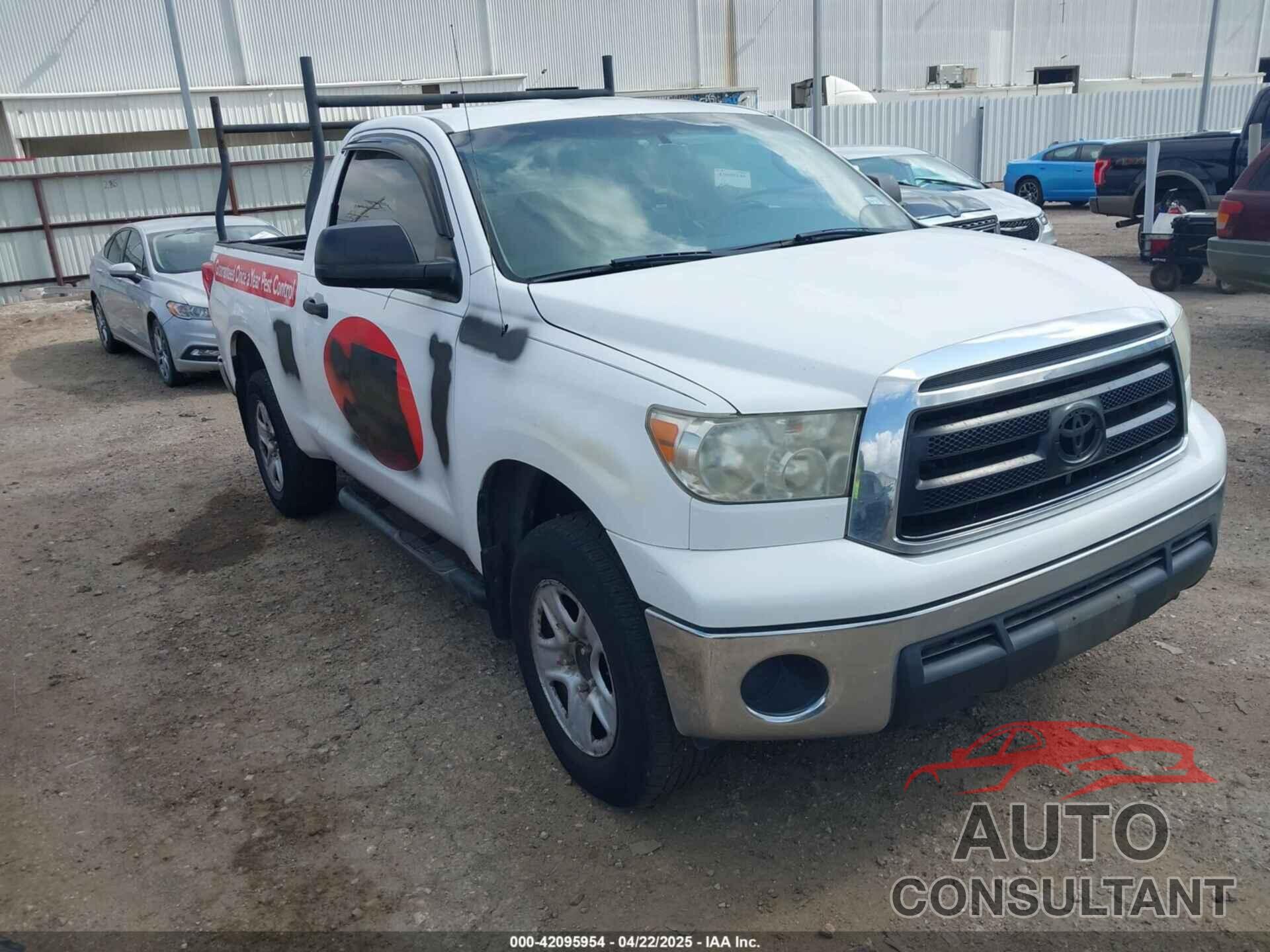 TOYOTA TUNDRA 2011 - 5TFJM5F16BX001220
