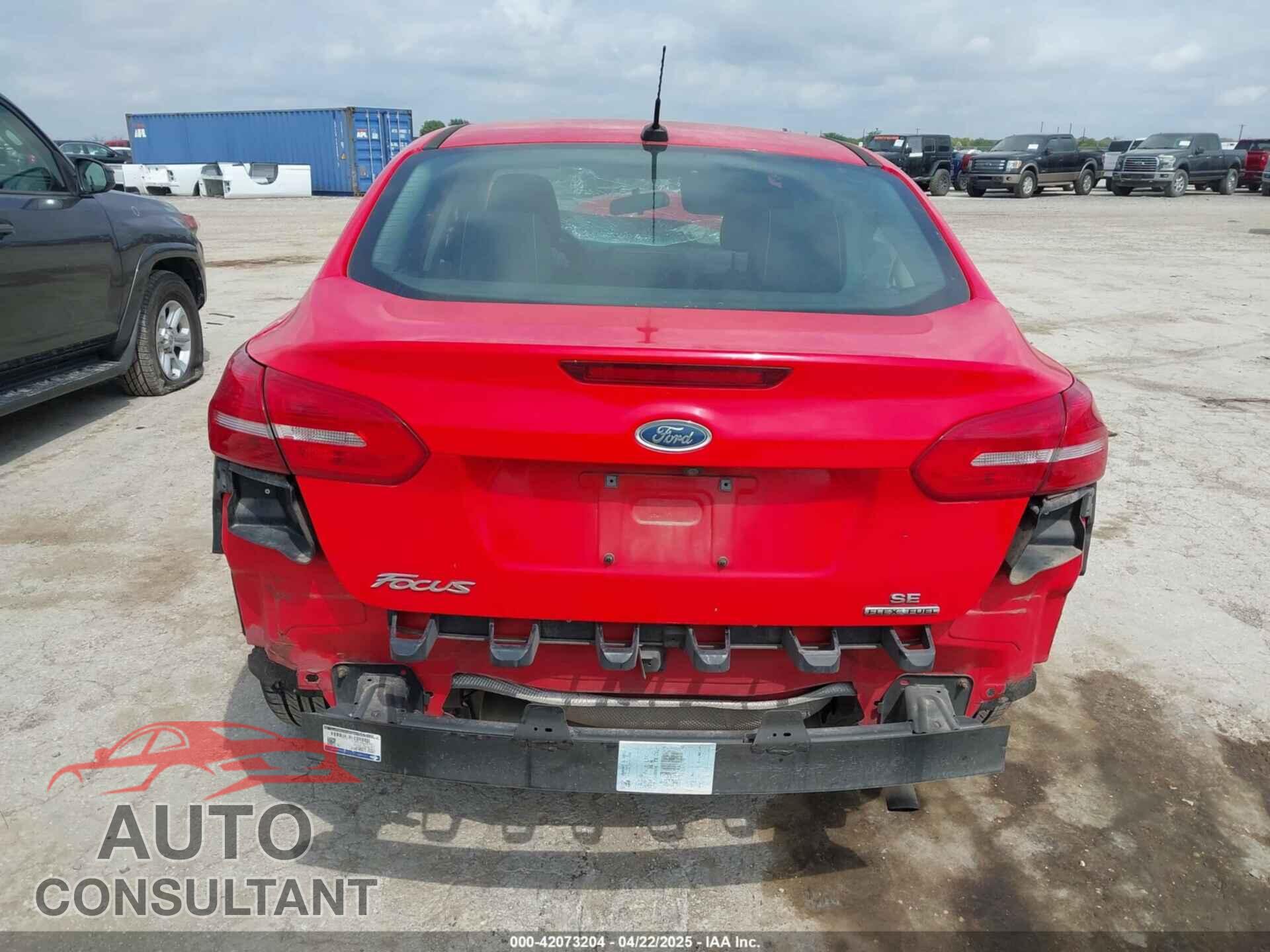 FORD FOCUS 2015 - 1FADP3F23FL233620