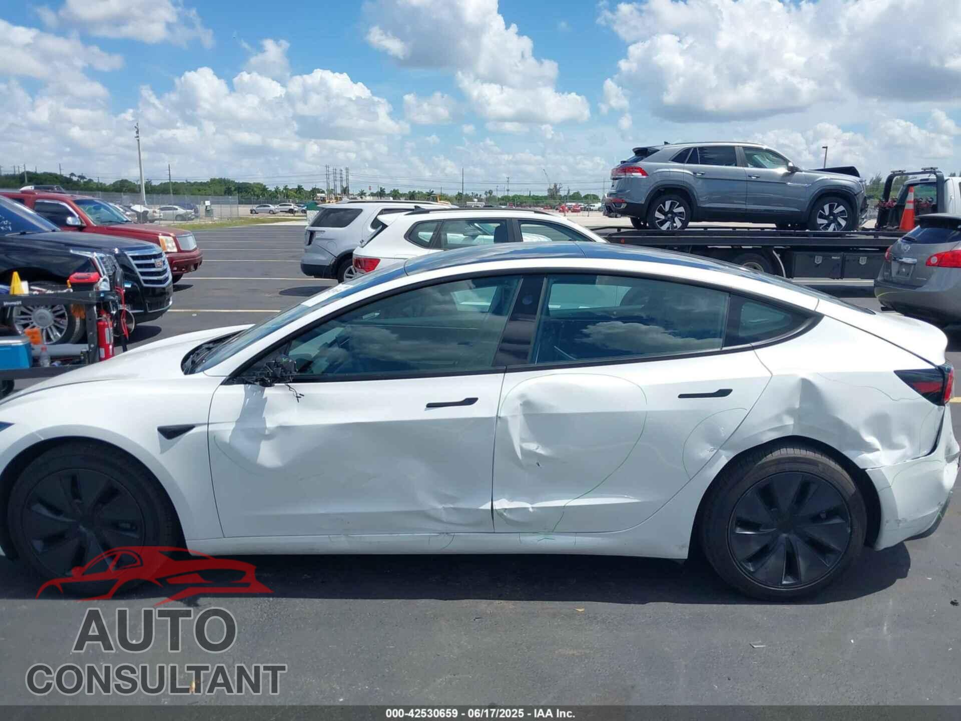 TESLA MODEL 3 2025 - 5YJ3E1EA7SF897151
