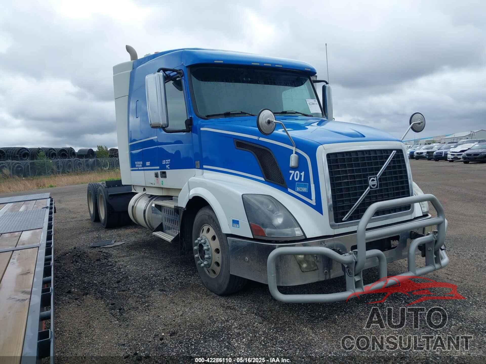 VOLVO VN 2012 - 4V4NC9EJ6CN542458