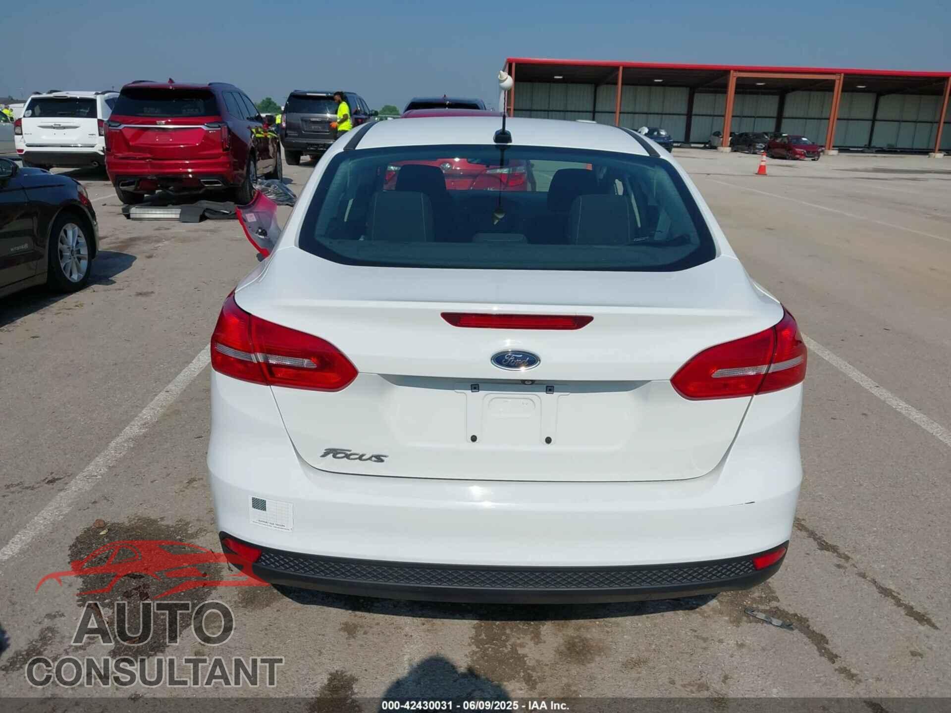 FORD FOCUS 2017 - 1FADP3E25HL299512