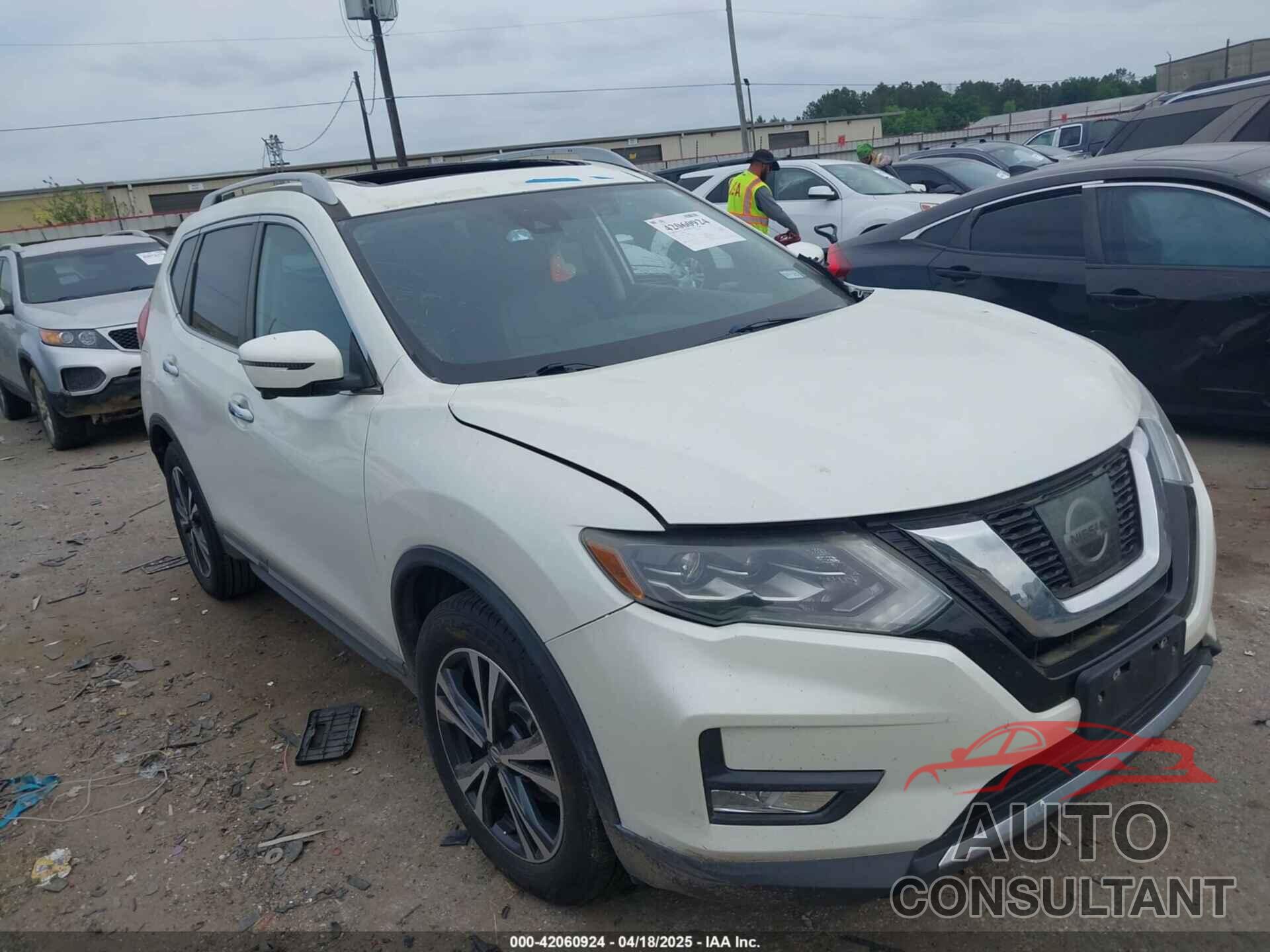 NISSAN ROGUE 2017 - 5N1AT2MT2HC861858