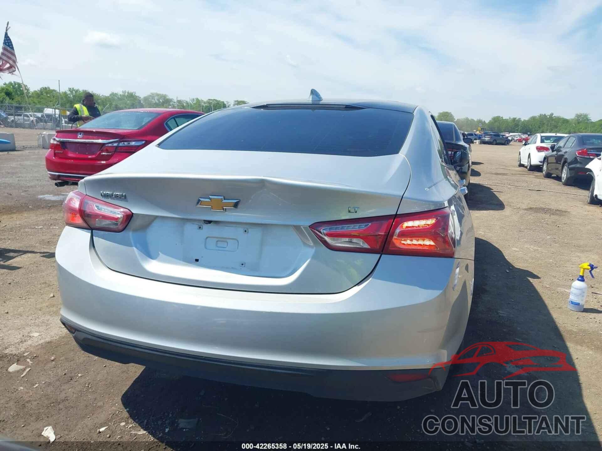 CHEVROLET MALIBU 2019 - 1G1ZD5ST0KF120020