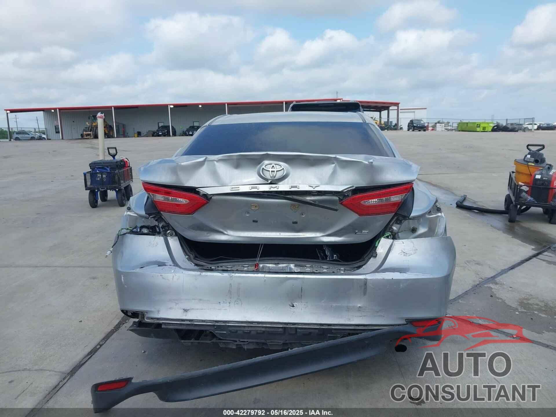 TOYOTA CAMRY 2018 - 4T1B11HK2JU150201