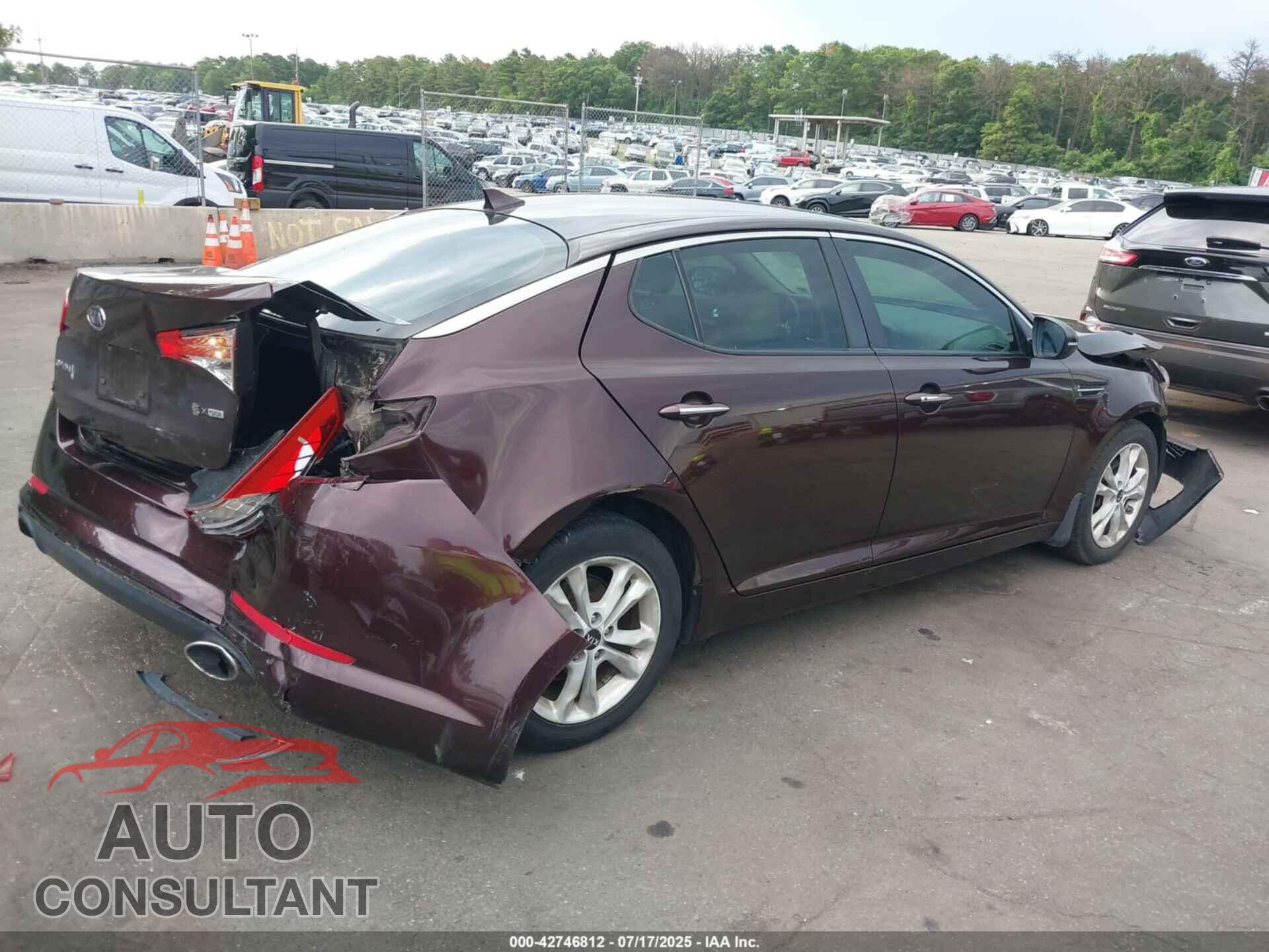 KIA OPTIMA 2011 - KNAGNYA74B5055301
