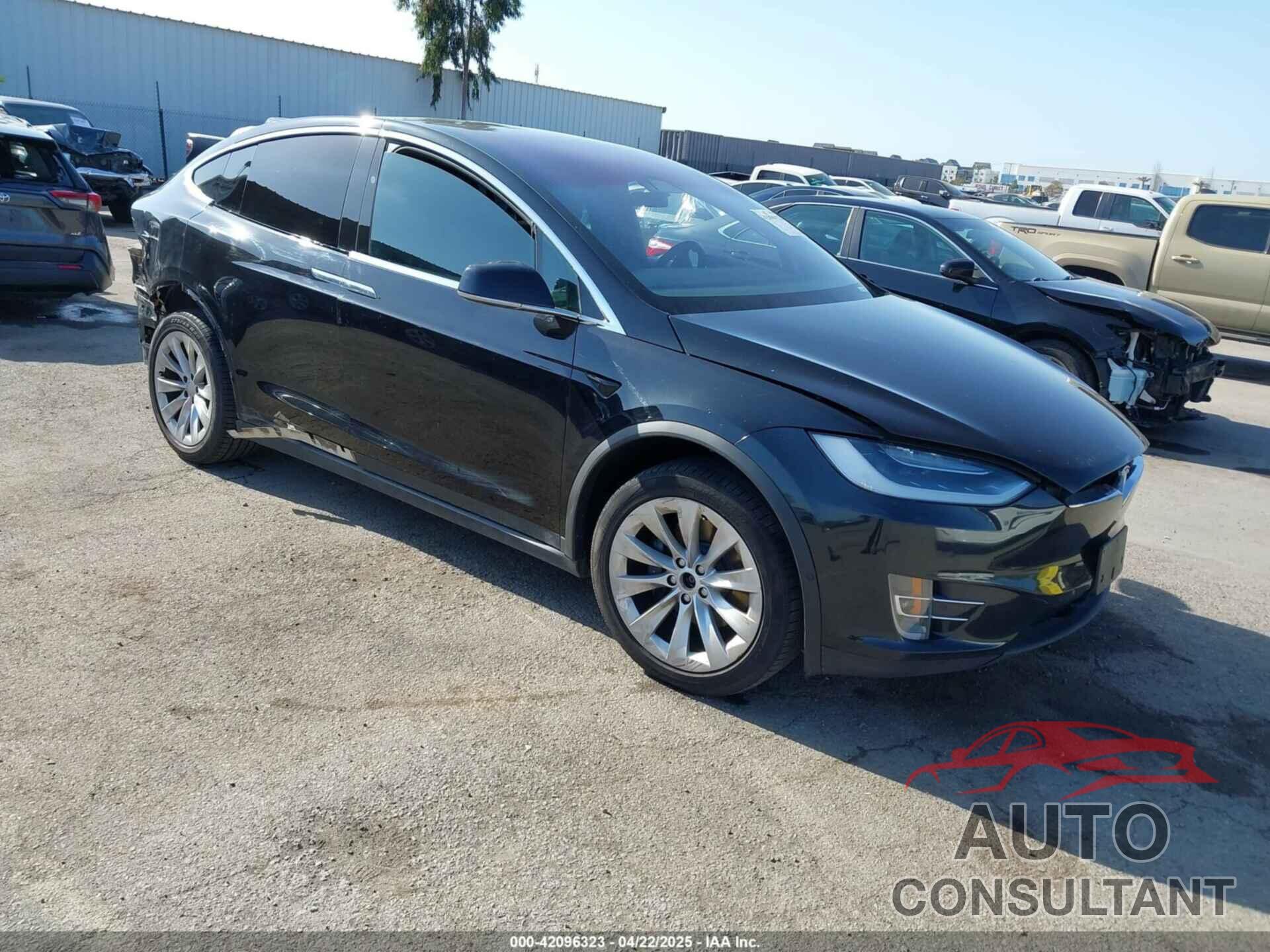 TESLA MODEL X 2017 - 5YJXCBE25HF044617