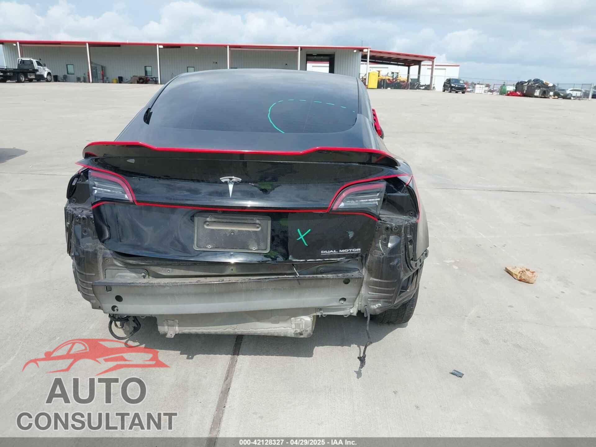 TESLA MODEL 3 2023 - 5YJ3E1EA5PF484040