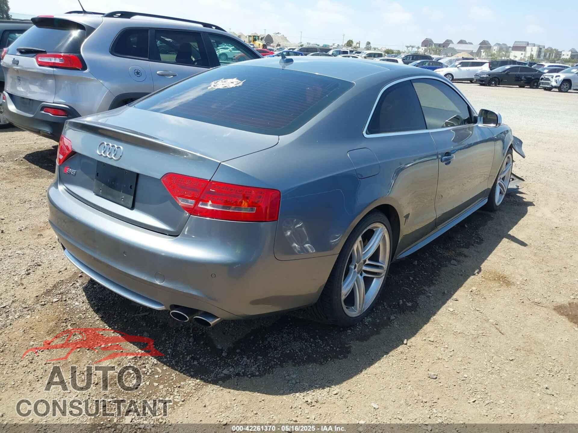 AUDI S5 2012 - WAUCVAFR1CA003642