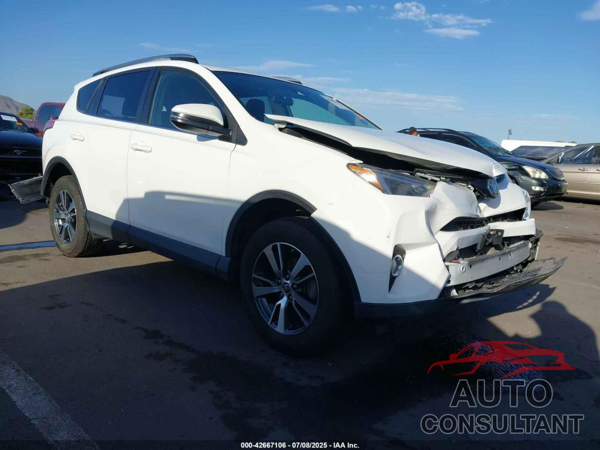 TOYOTA RAV4 2017 - JTMRFREV9HJ107357