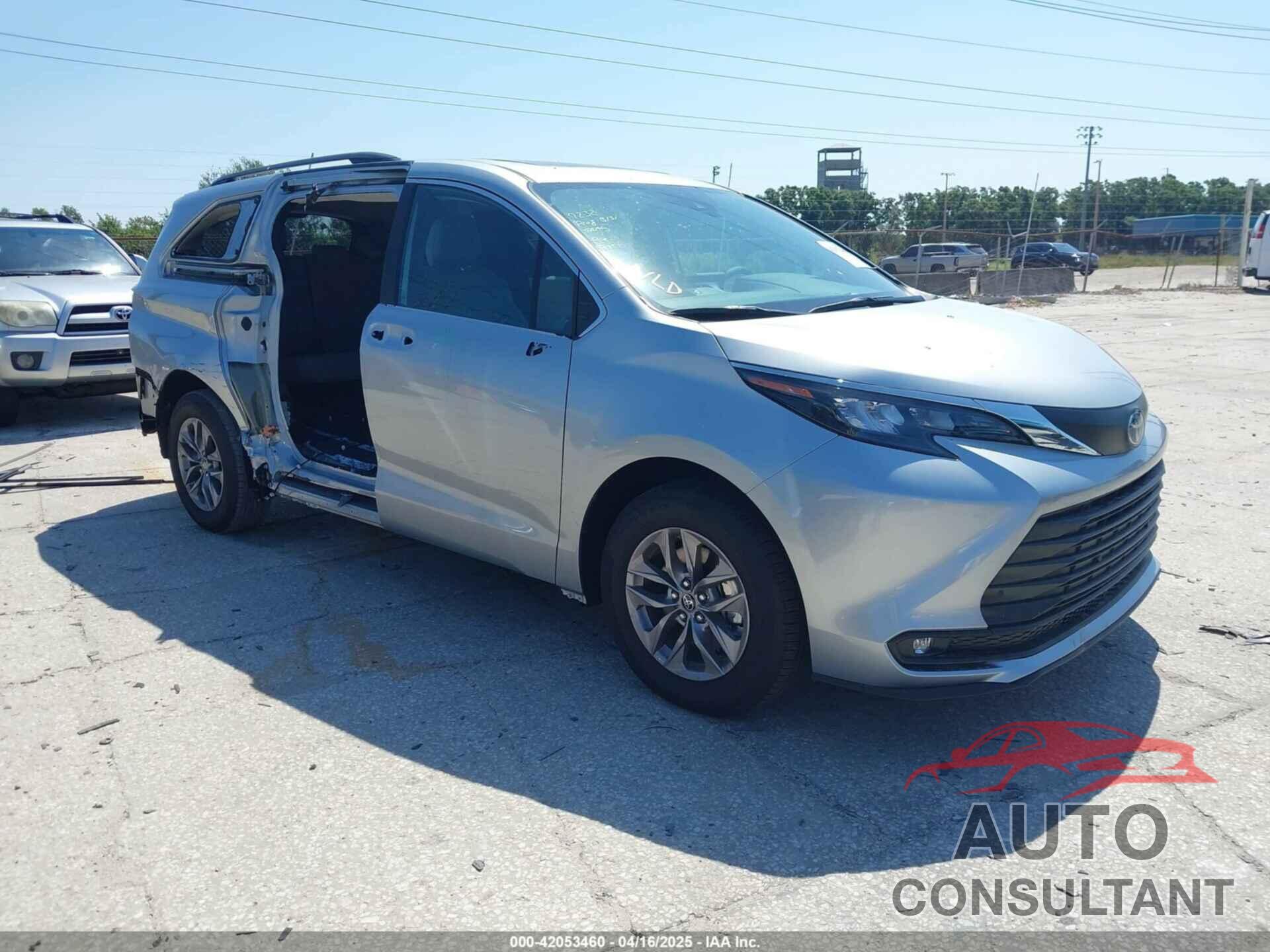 TOYOTA SIENNA 2025 - 5TDYRKEC1SS240715