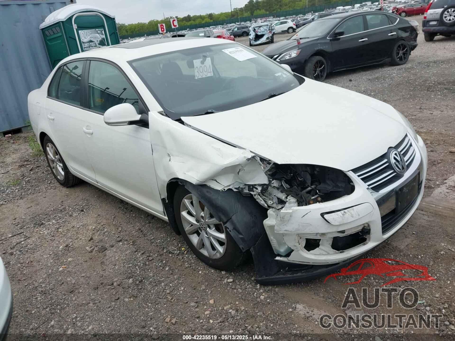 VOLKSWAGEN JETTA 2010 - 3VWRZ7AJ4AM123924