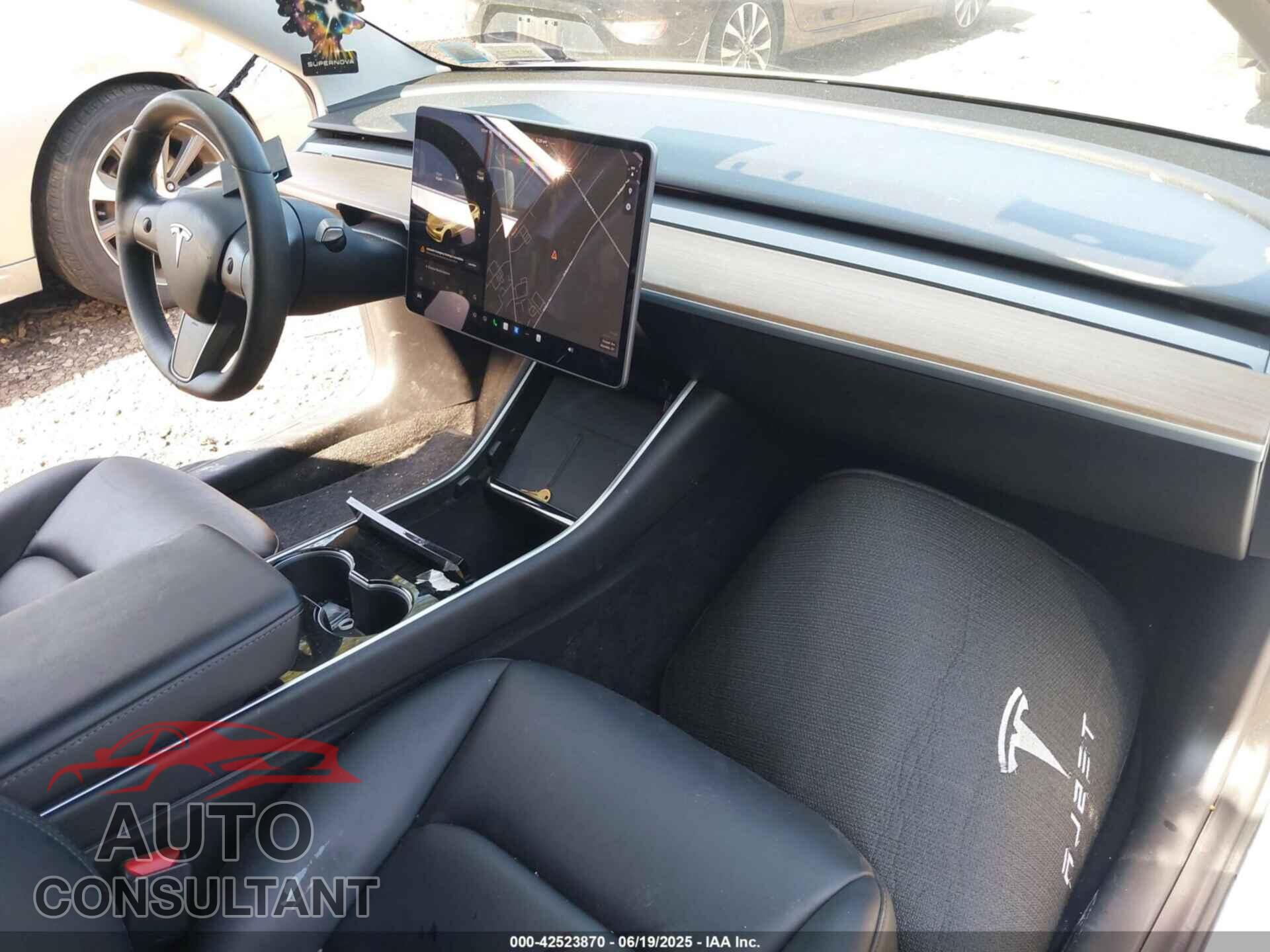 TESLA MODEL 3 2020 - 5YJ3E1EA7LF747106