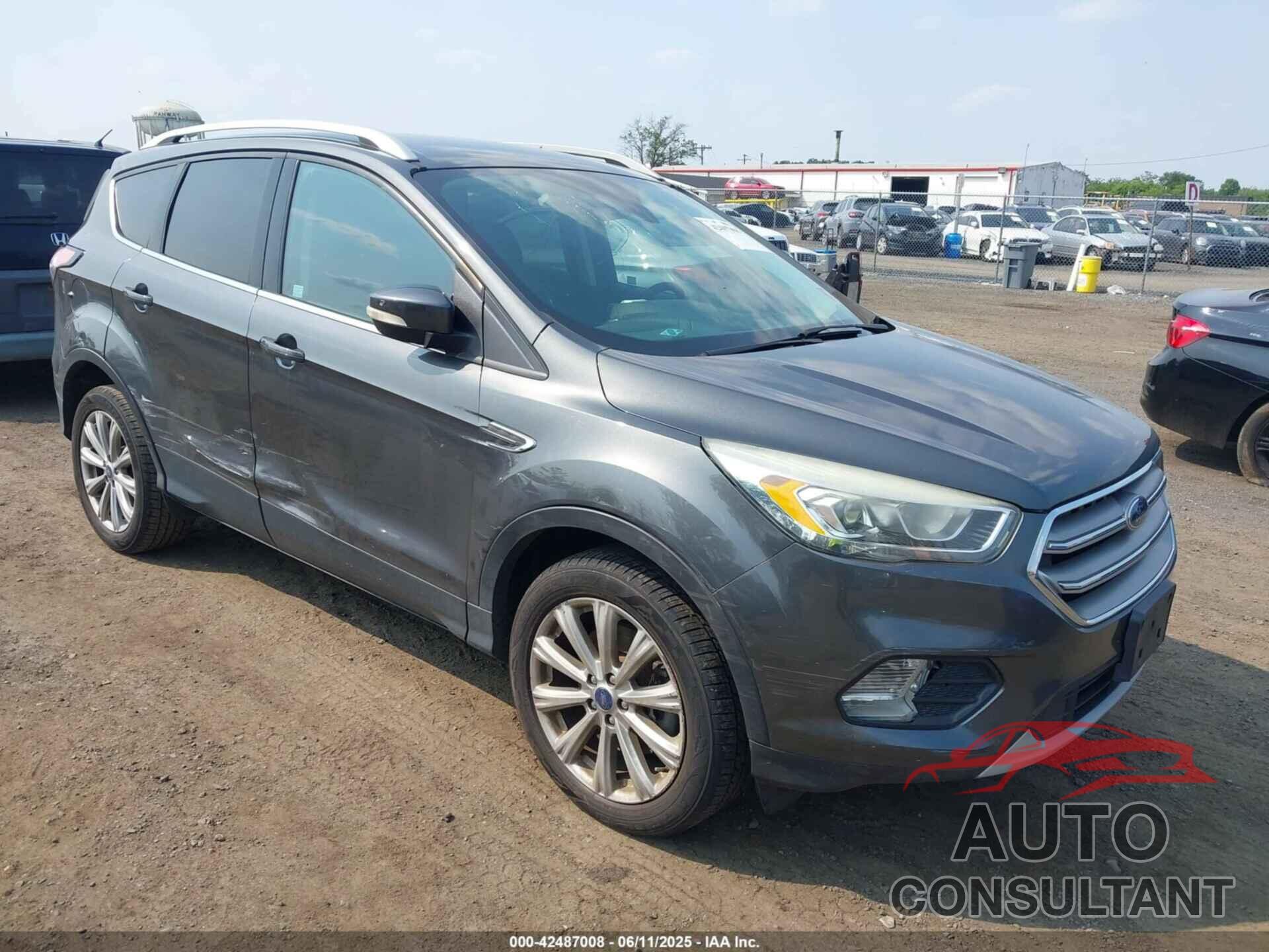 FORD ESCAPE 2017 - 1FMCU9JD5HUD81304