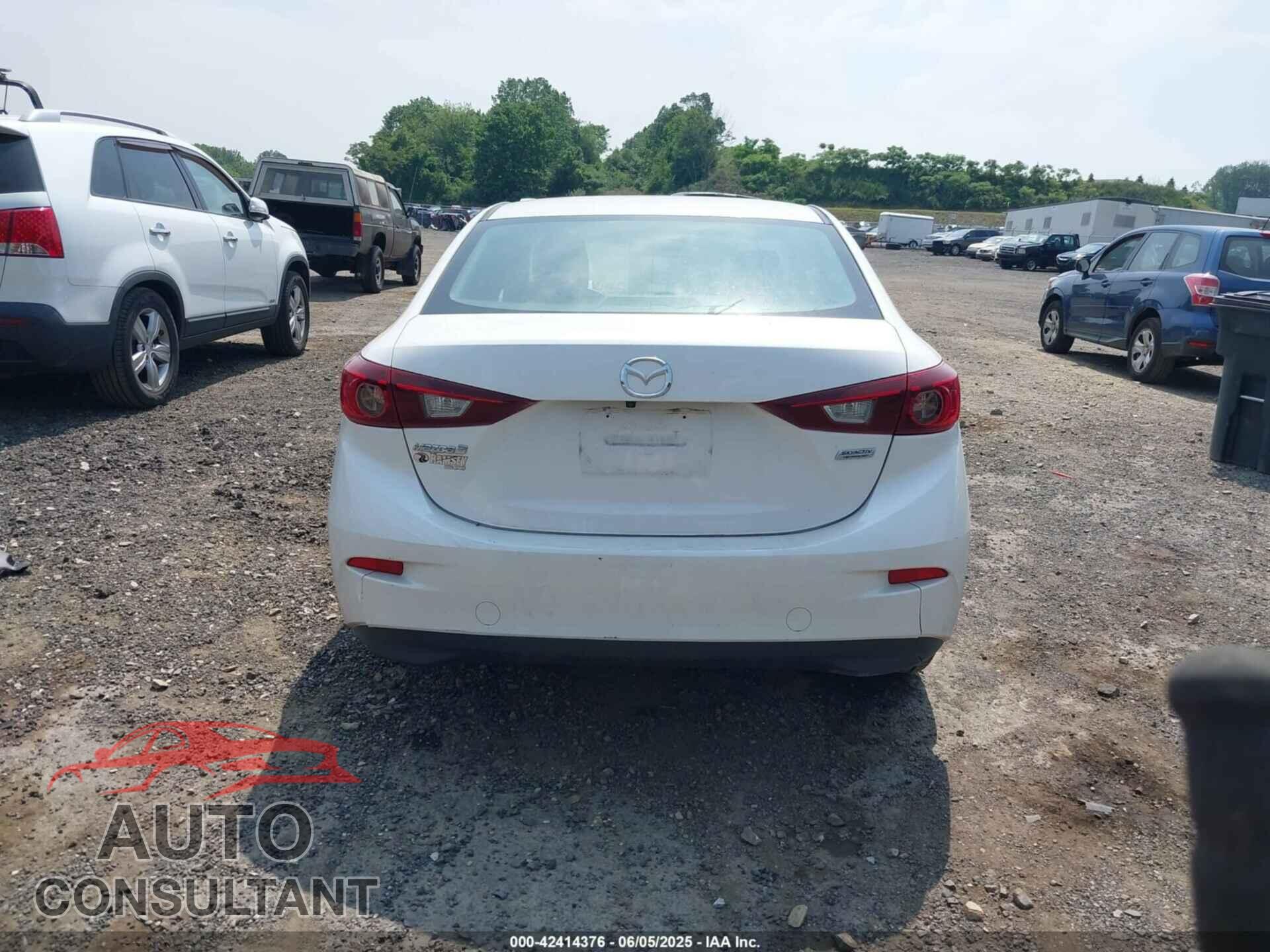 MAZDA MAZDA3 2018 - 3MZBN1U78JM173039