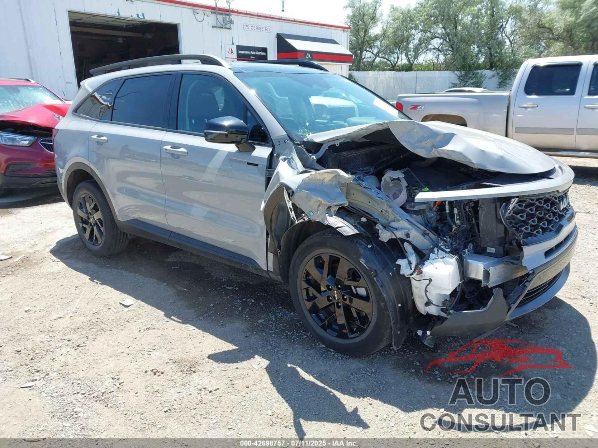 KIA SORENTO 2023 - 5XYRLDLC8PG179503