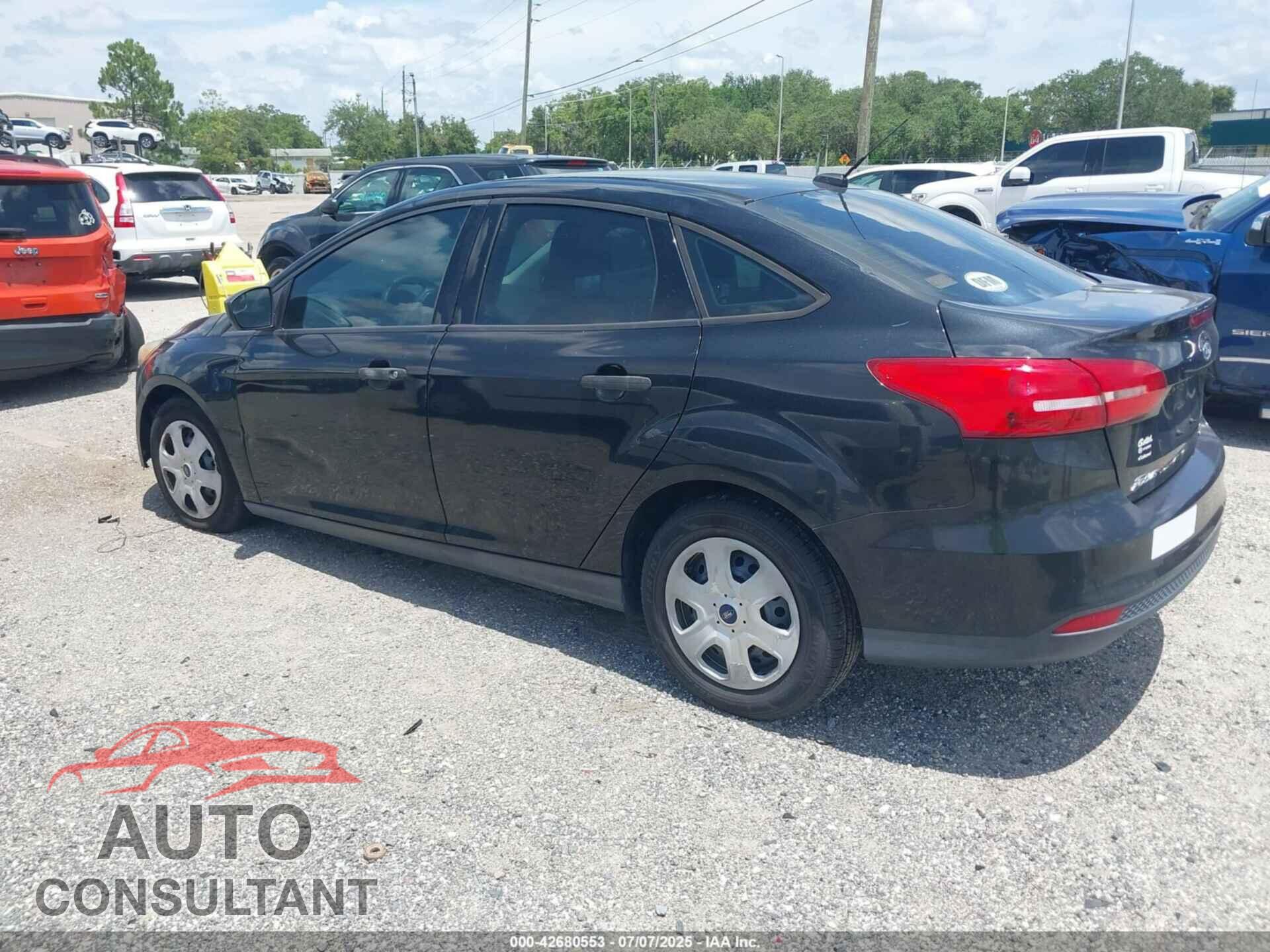 FORD FOCUS 2015 - 1FADP3E24FL362645