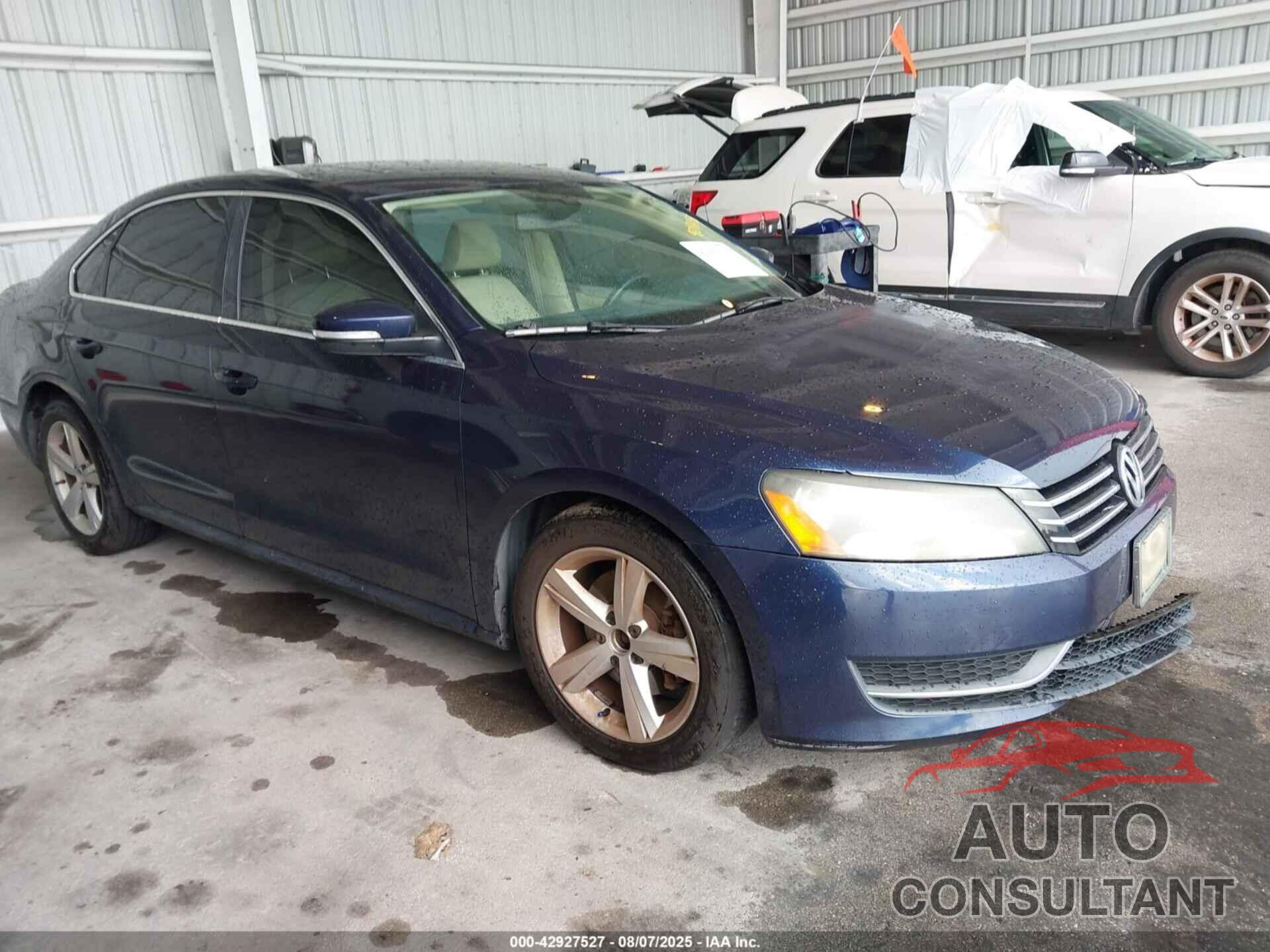 VOLKSWAGEN PASSAT 2013 - 1VWBH7A30DC034282