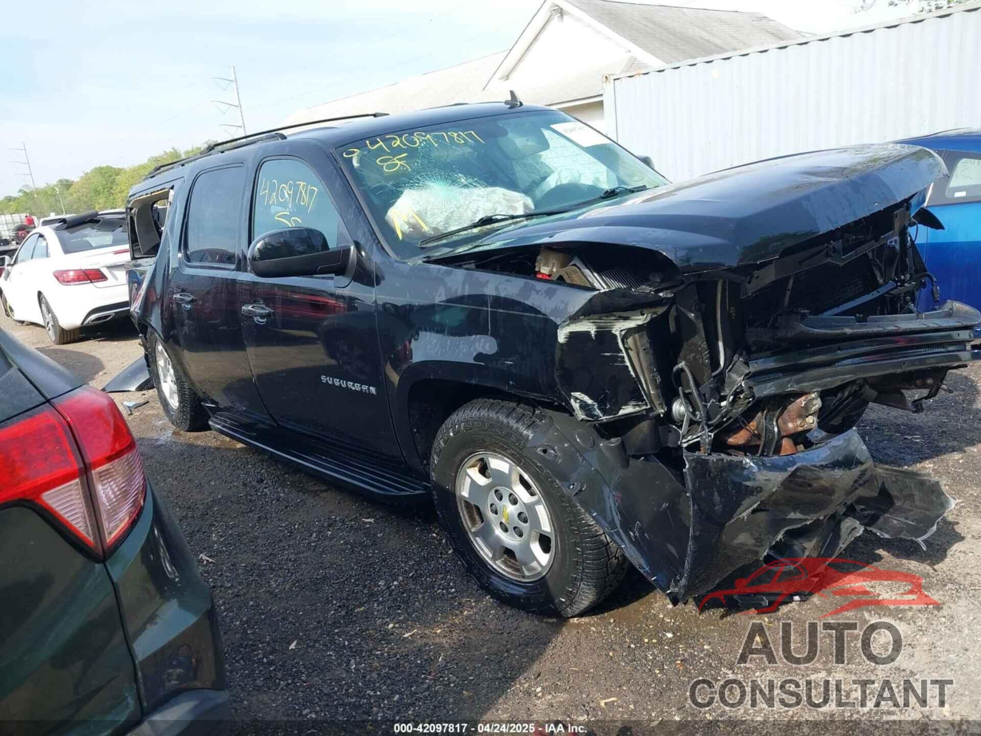 CHEVROLET SUBURBAN 1500 2013 - 1GNSKJE70DR307210