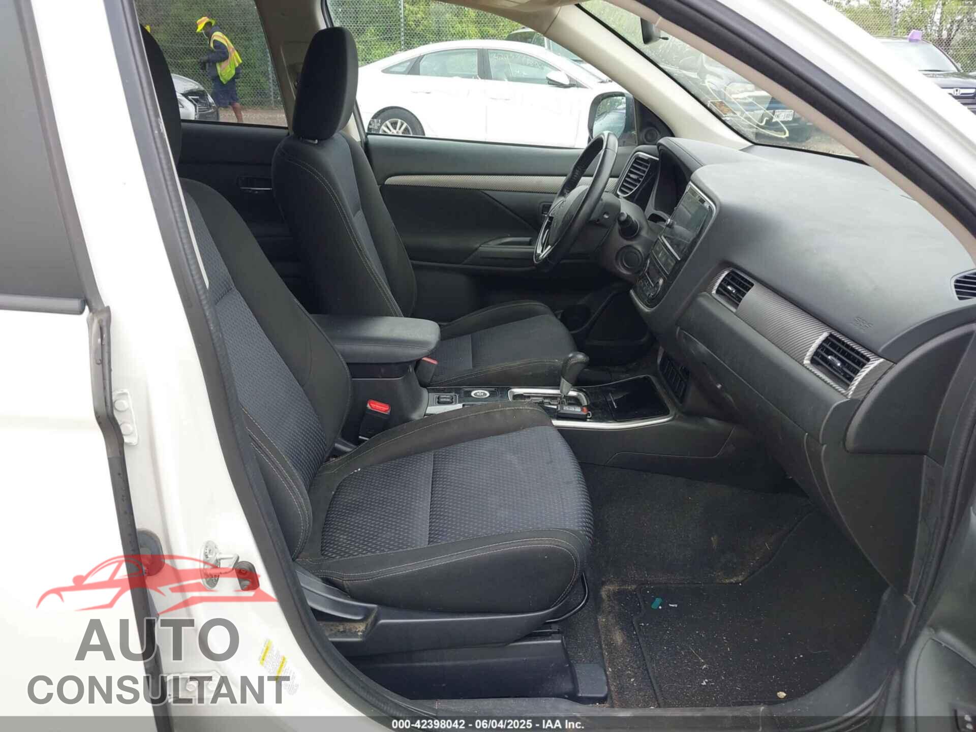 MITSUBISHI OUTLANDER 2017 - JA4AZ3A33HZ045357