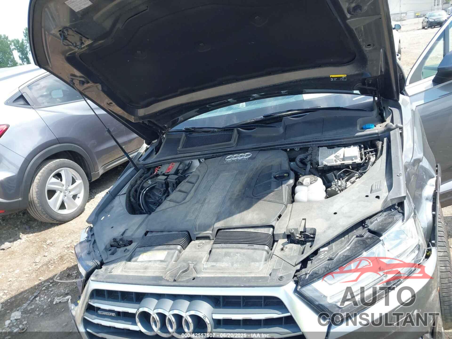 AUDI Q7 2018 - WA1VAAF75JD036199