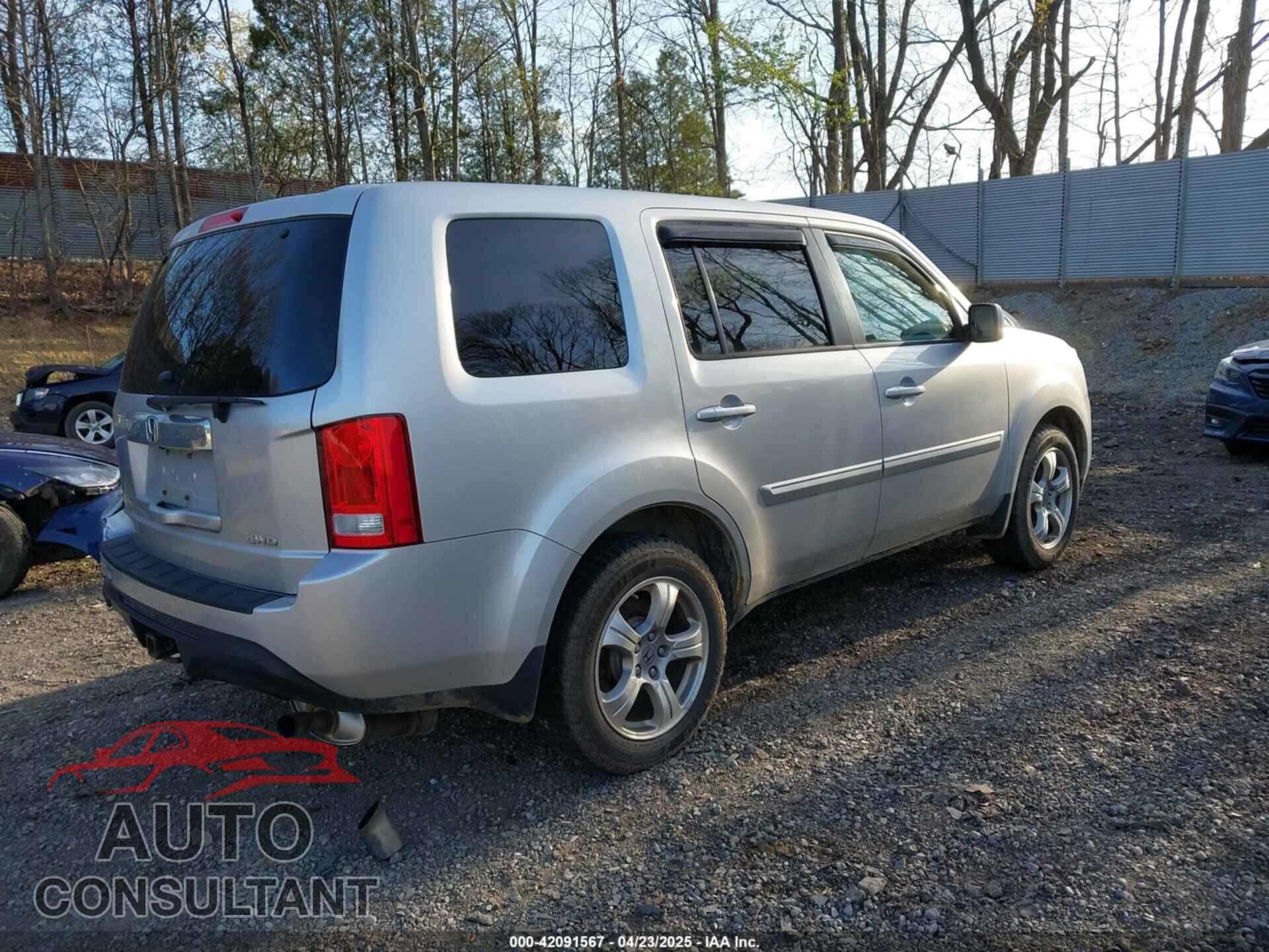 HONDA PILOT 2013 - 5FNYF4H45DB041148