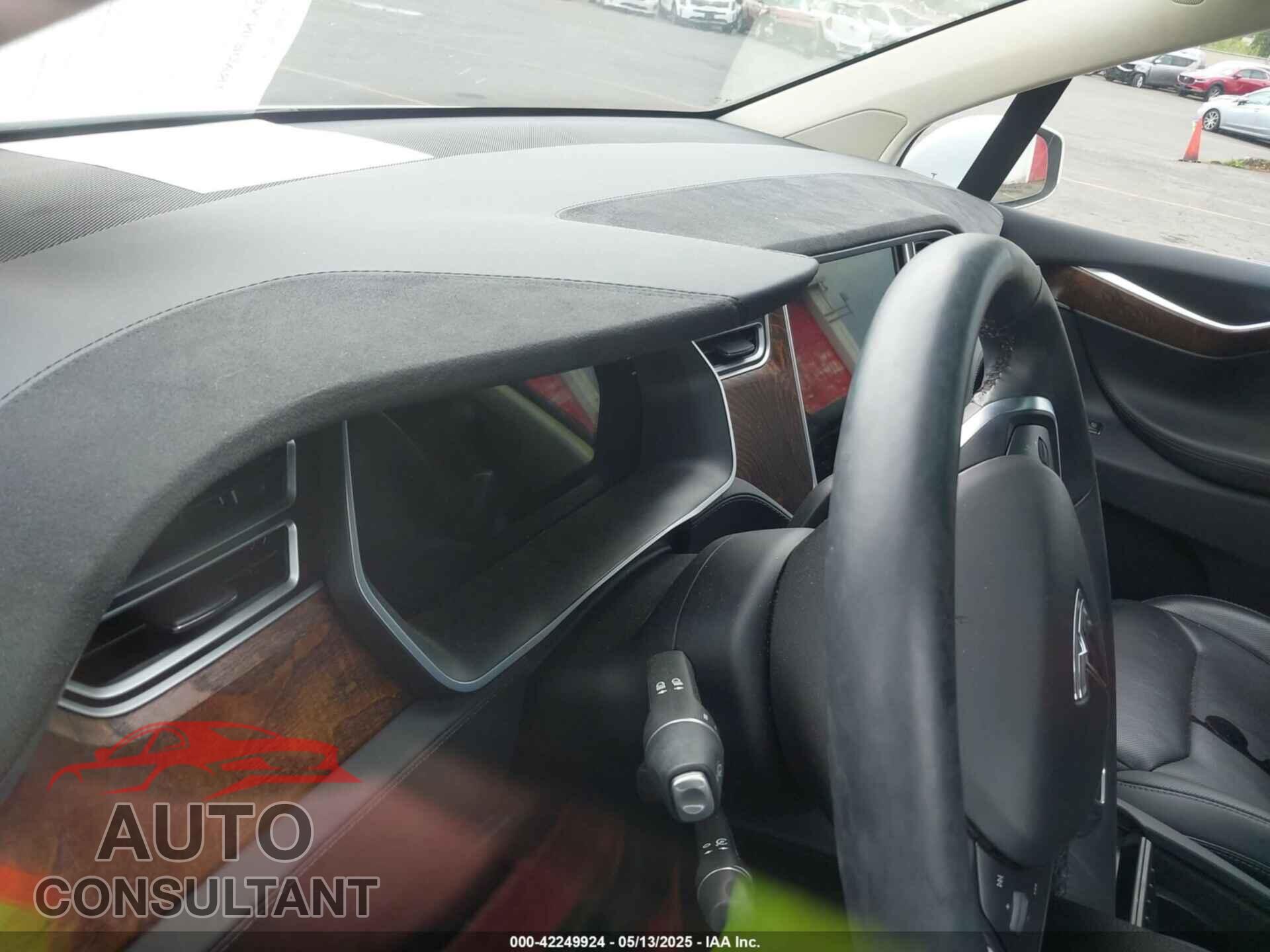 TESLA MODEL X 2017 - 5YJXCDE26HF034495