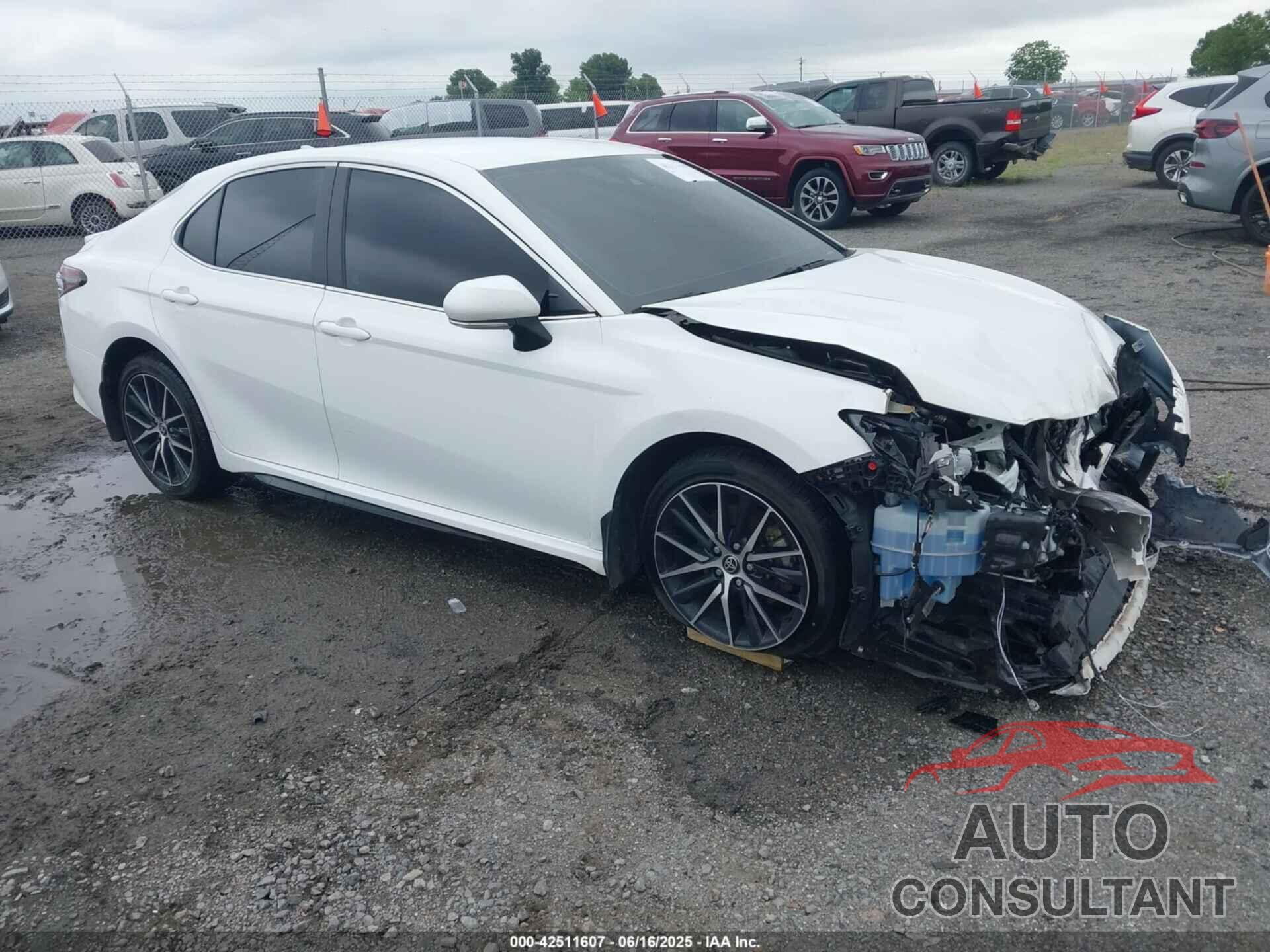 TOYOTA CAMRY 2022 - 4T1G11AK4NU668316