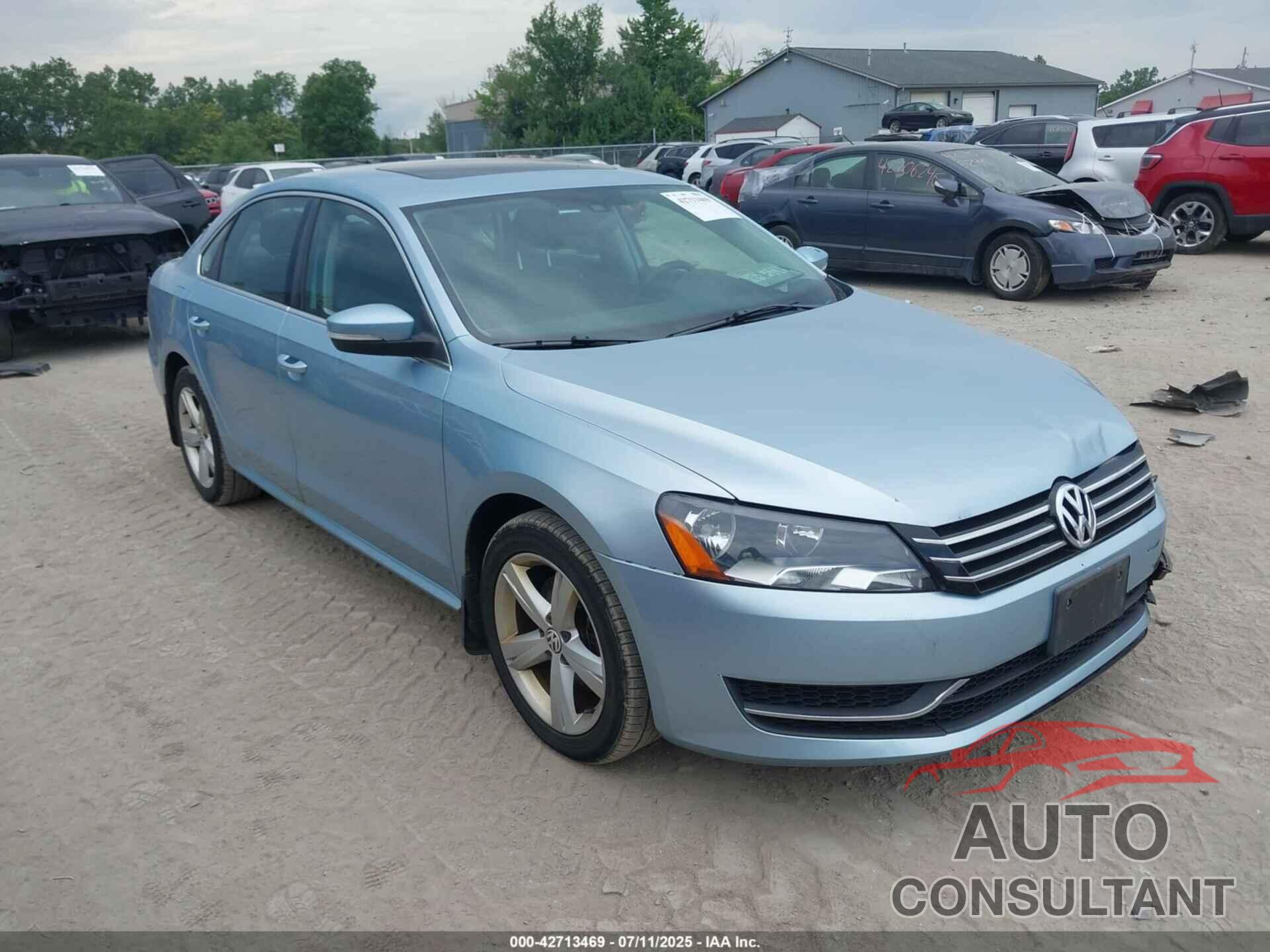 VOLKSWAGEN PASSAT 2013 - 1VWBP7A38DC068022