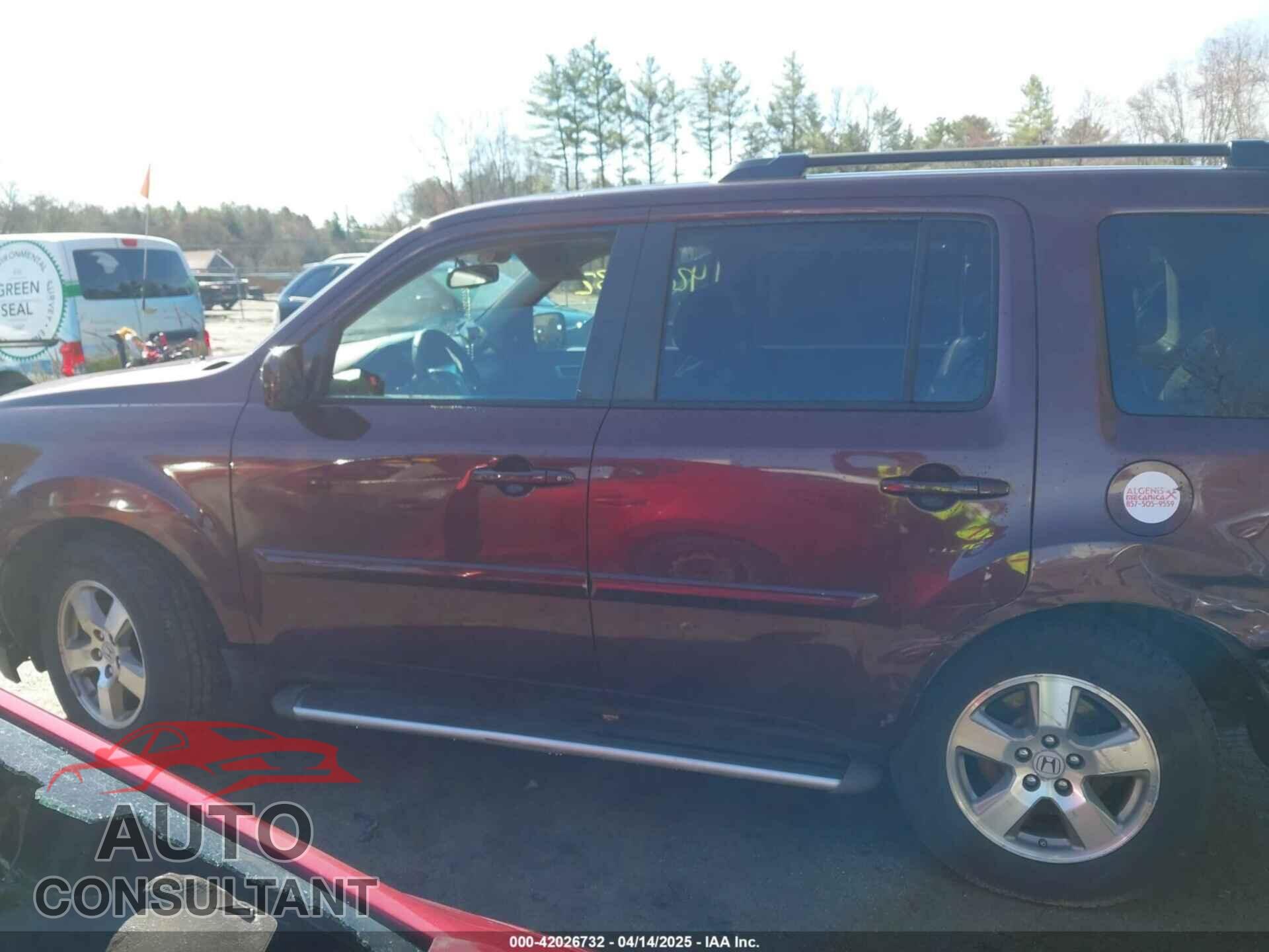 HONDA PILOT 2011 - 5FNYF4H70BB038097