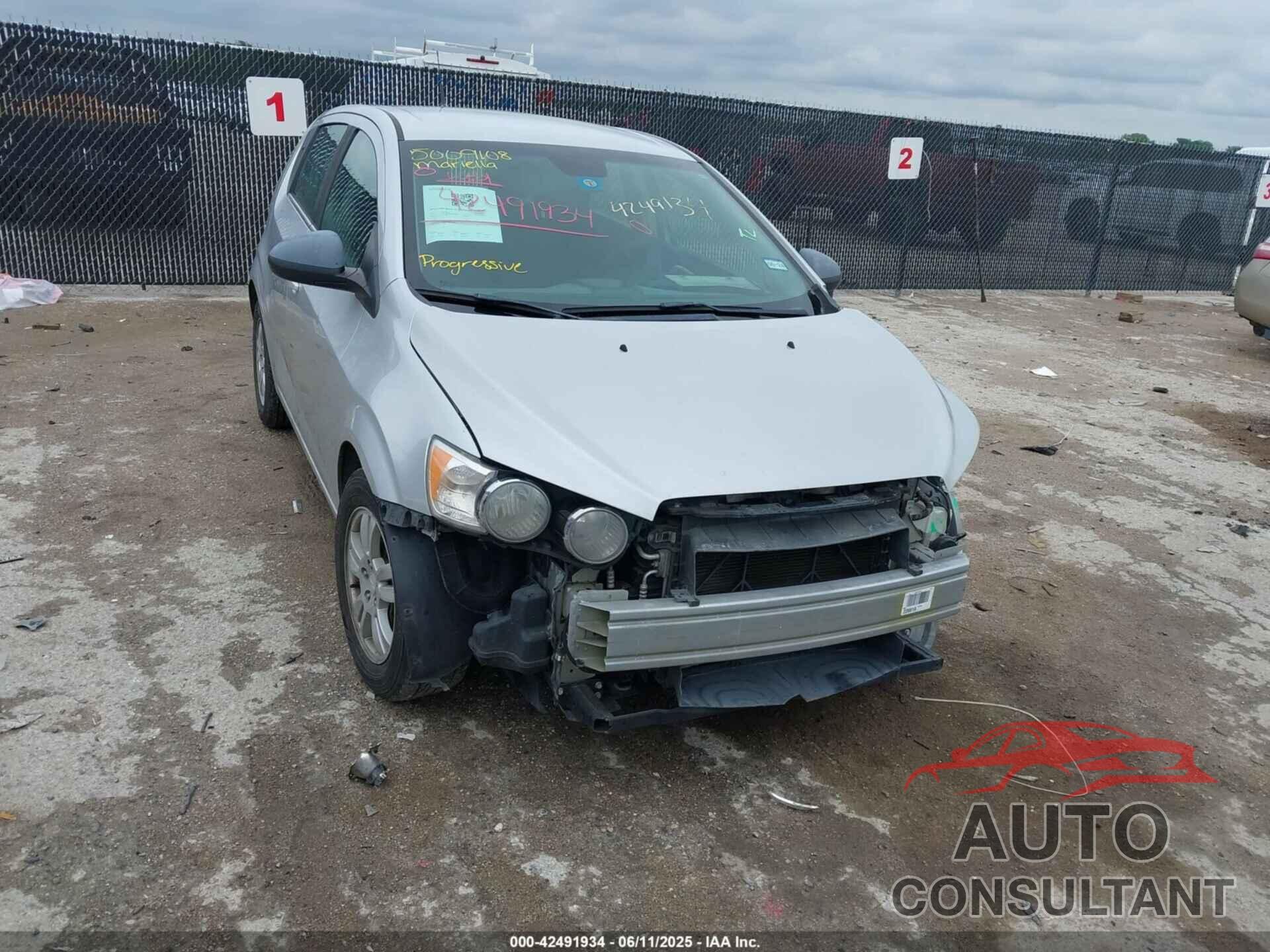 CHEVROLET SONIC 2013 - 1G1JC6SH4D4194007