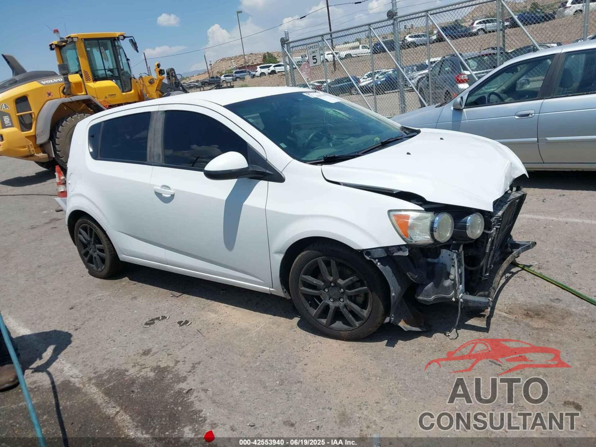CHEVROLET SONIC 2014 - 1G1JC6SG4E4218637