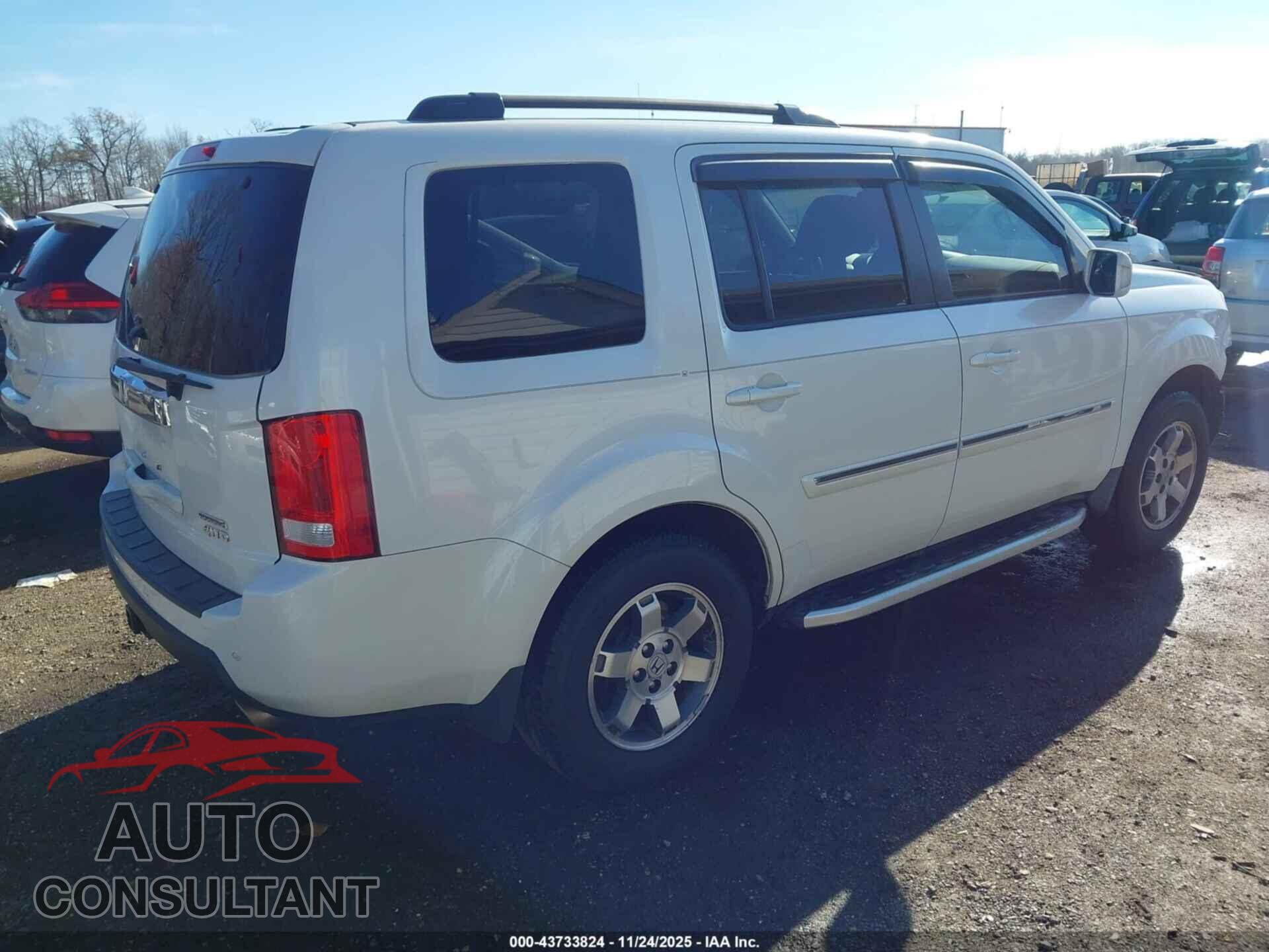 HONDA PILOT 2011 - 5FNYF4H99BB058043
