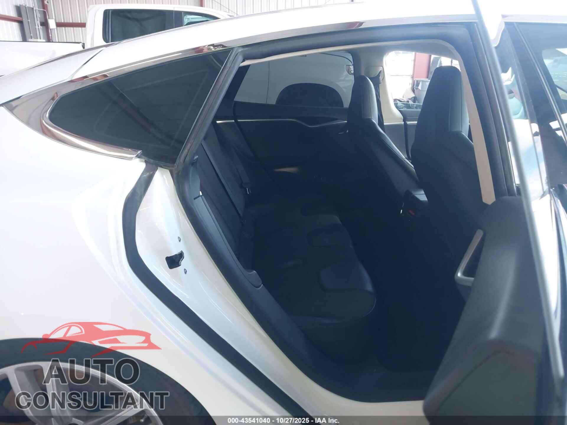 TESLA MODEL S 2013 - 5YJSA1CN2DFP05943