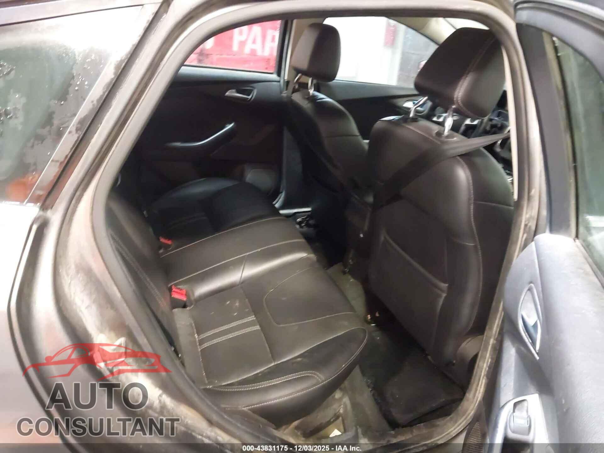 FORD FOCUS 2012 - 1FAHP3M28CL331168
