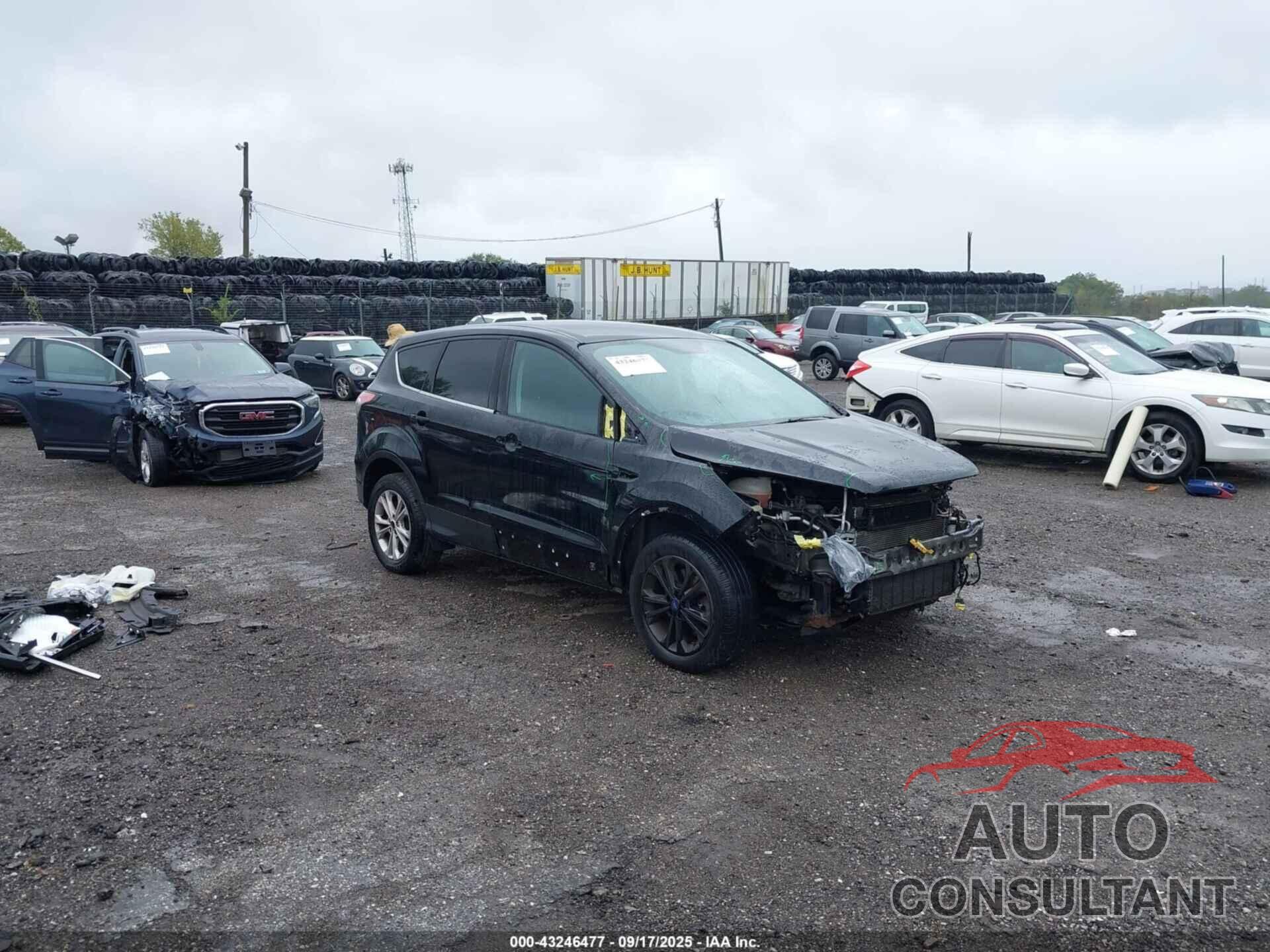 FORD ESCAPE 2017 - 1FMCU9GD0HUA56714