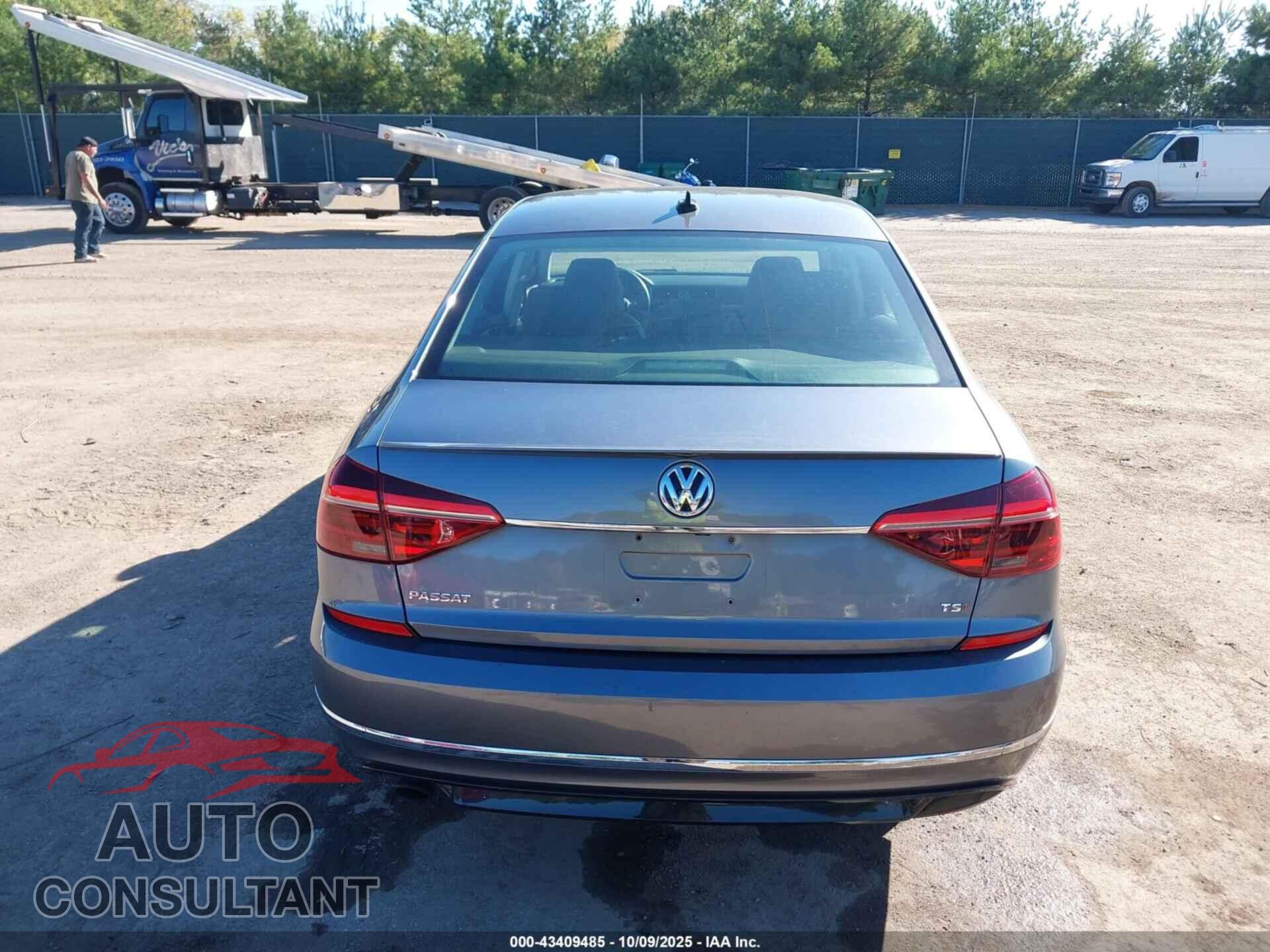 VOLKSWAGEN PASSAT 2017 - 1VWDT7A32HC069757