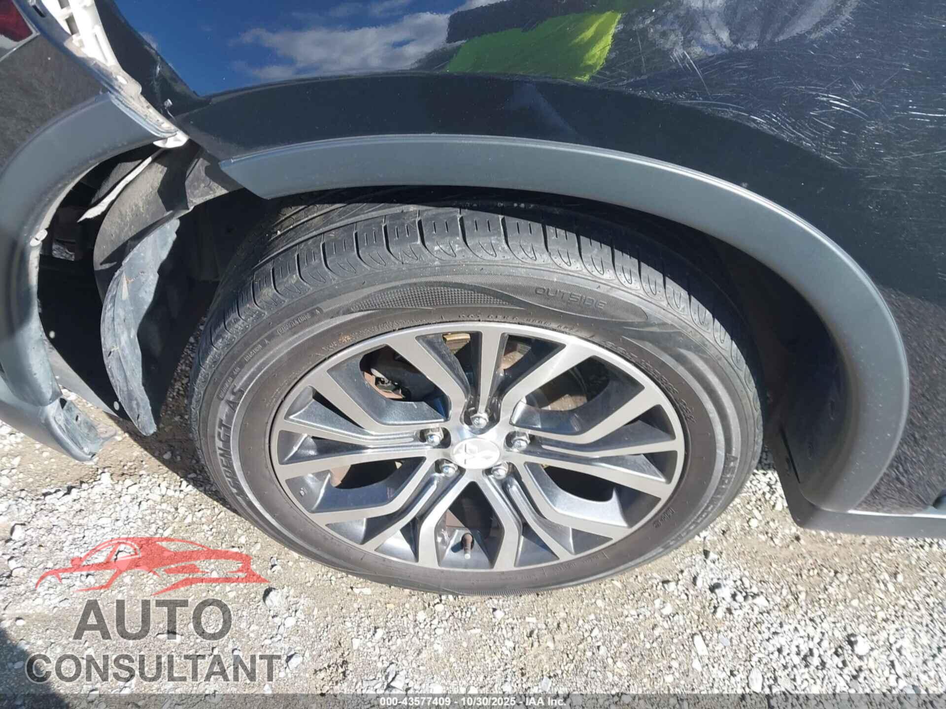 MITSUBISHI OUTLANDER 2018 - JA4AZ3A39JJ003473