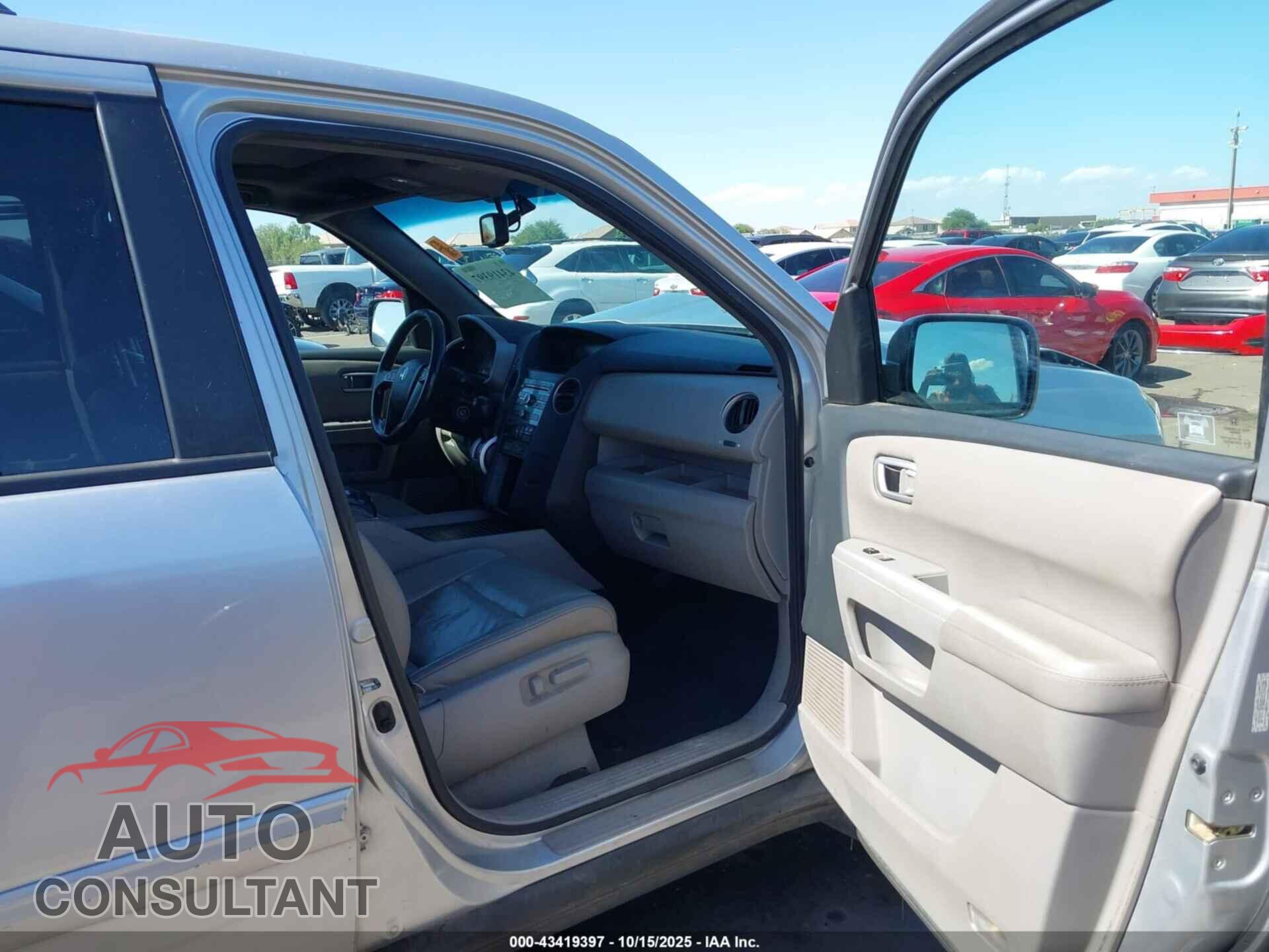 HONDA PILOT 2011 - 5FNYF4H55BB054634
