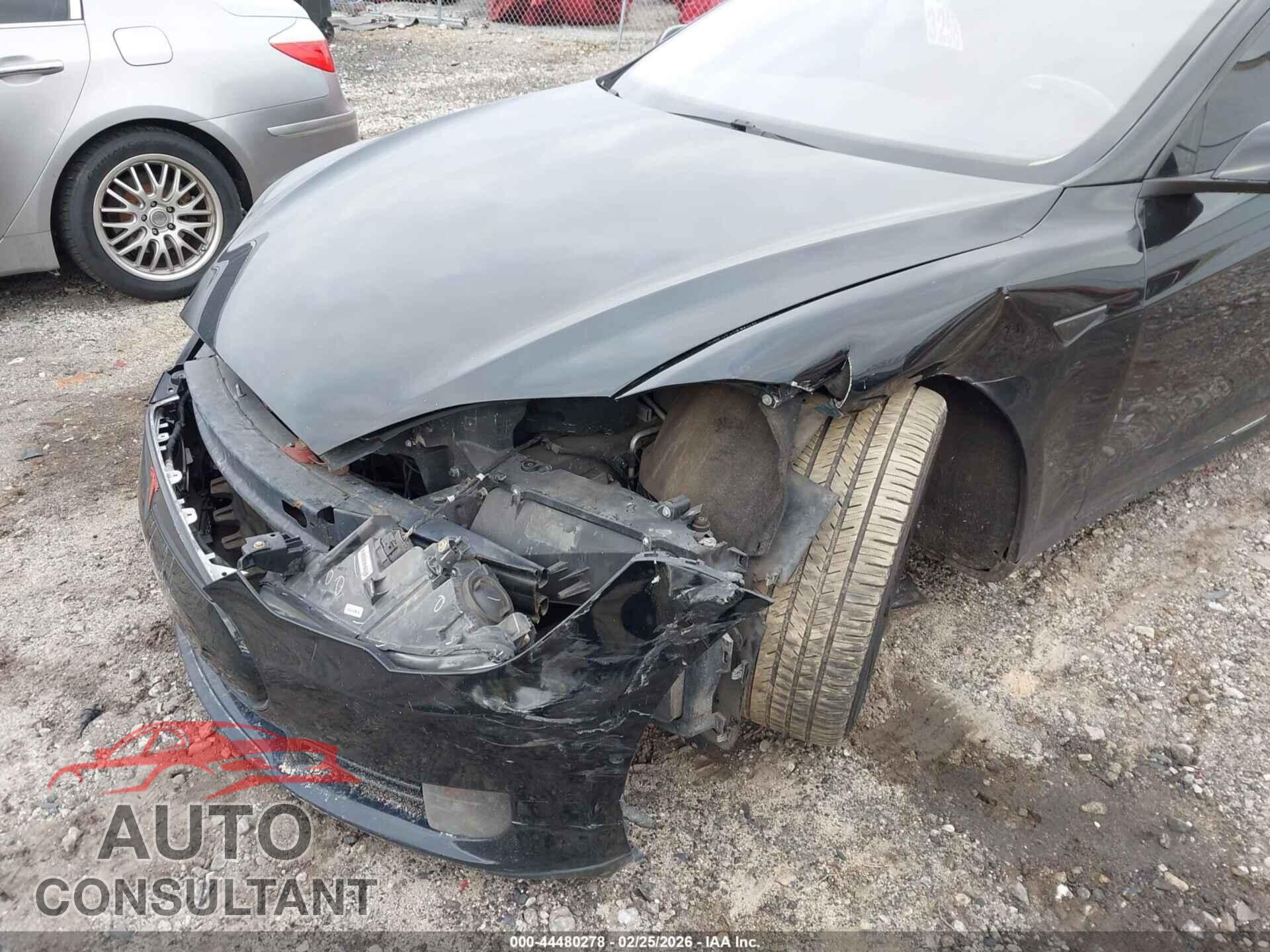 TESLA MODEL S 2015 - 5YJSA1S29FF089913