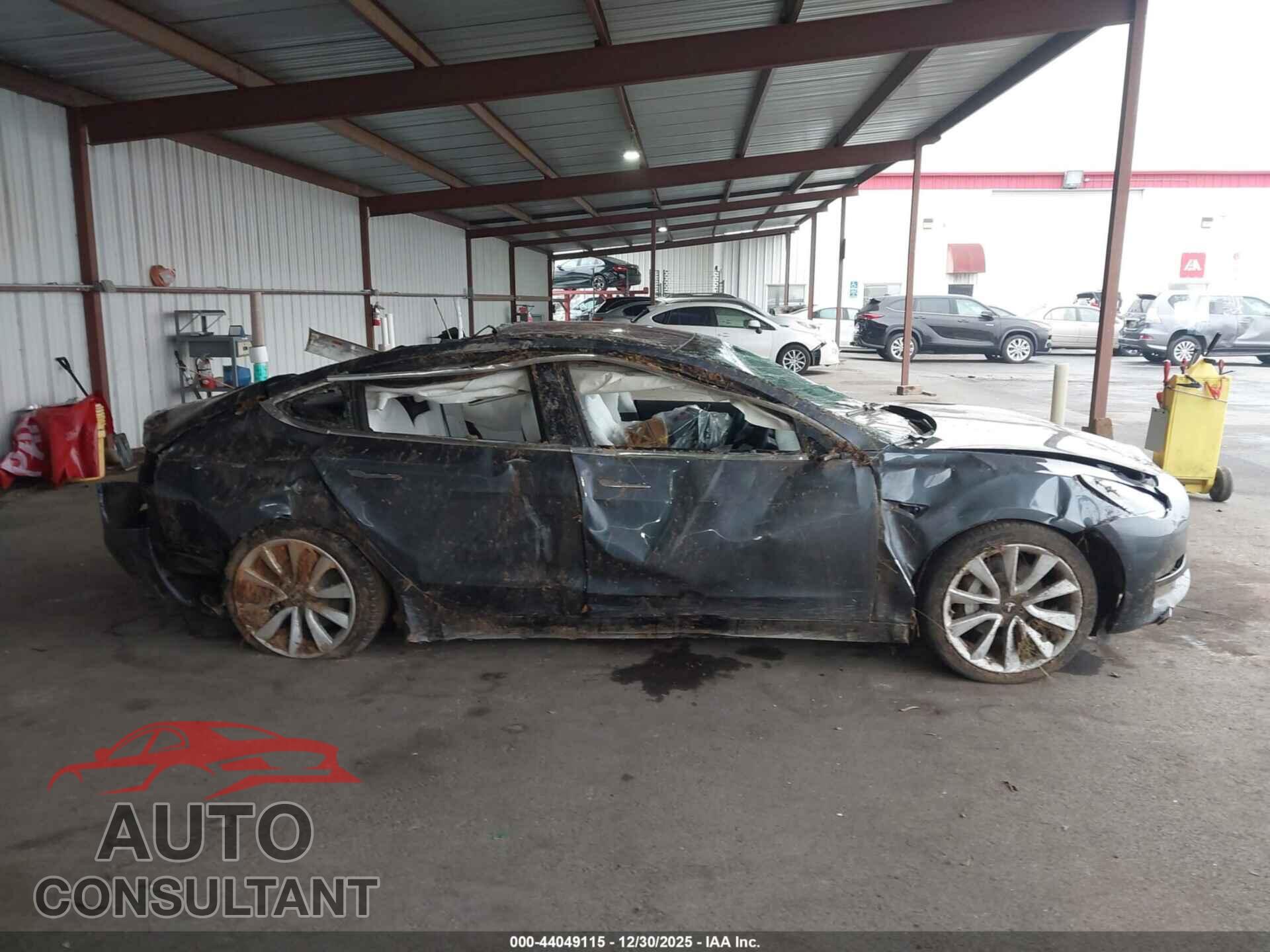 TESLA MODEL 3 2018 - 5YJ3E1EA2JF186519