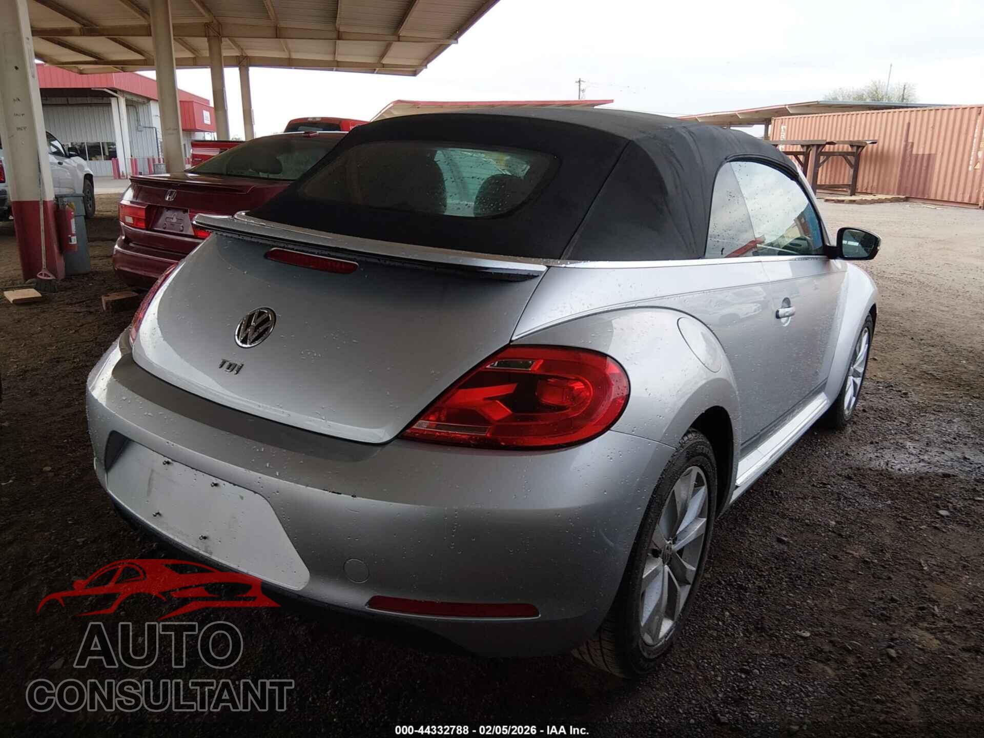VOLKSWAGEN BEETLE 2013 - 3VW5L7AT7DM830716