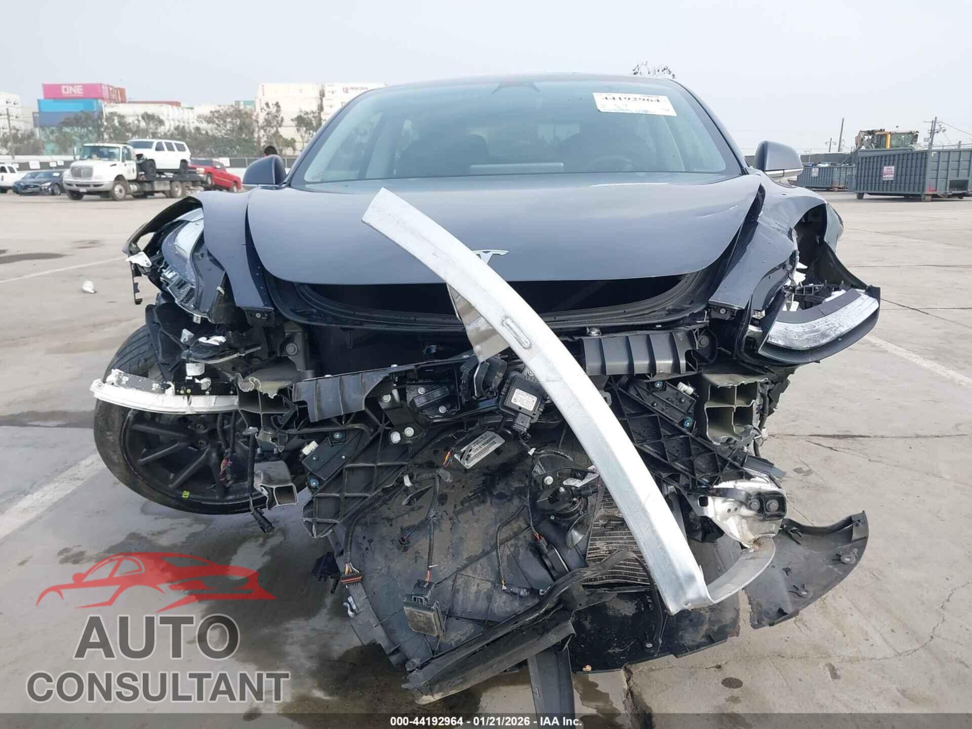 TESLA MODEL 3 2018 - 5YJ3E1EA8JF040075