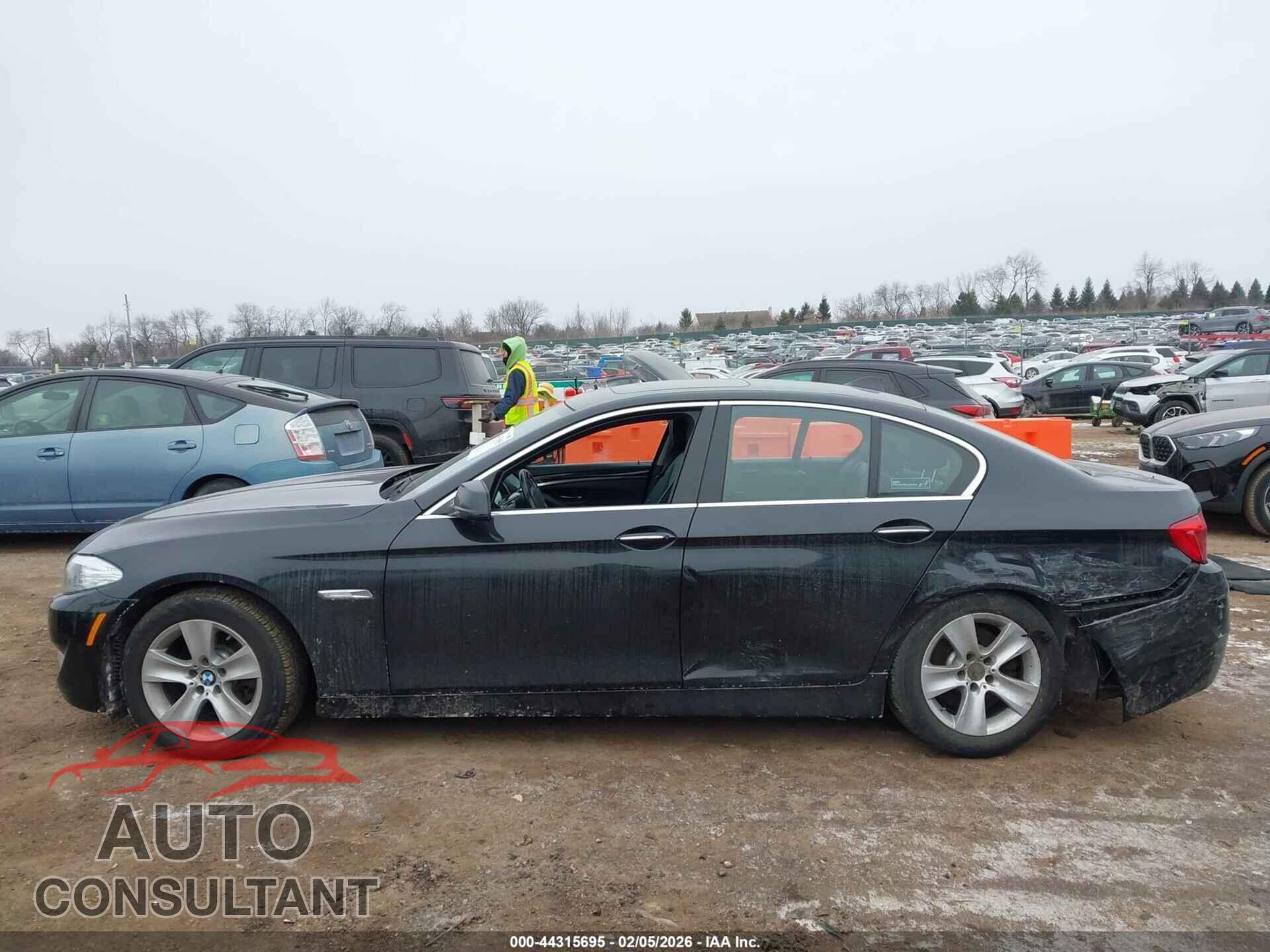 BMW 528I 2011 - WBAFR1C54BC736743