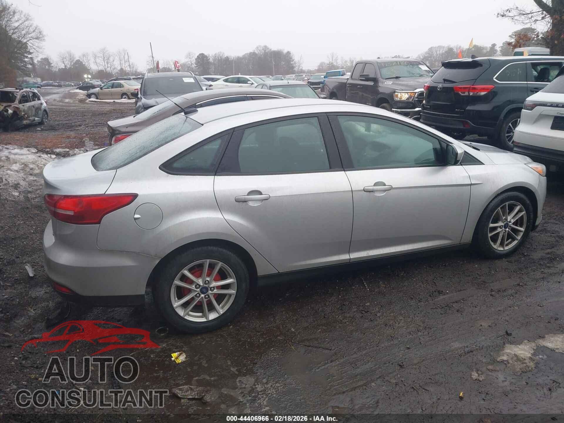 FORD FOCUS 2018 - 1FADP3F28JL245237